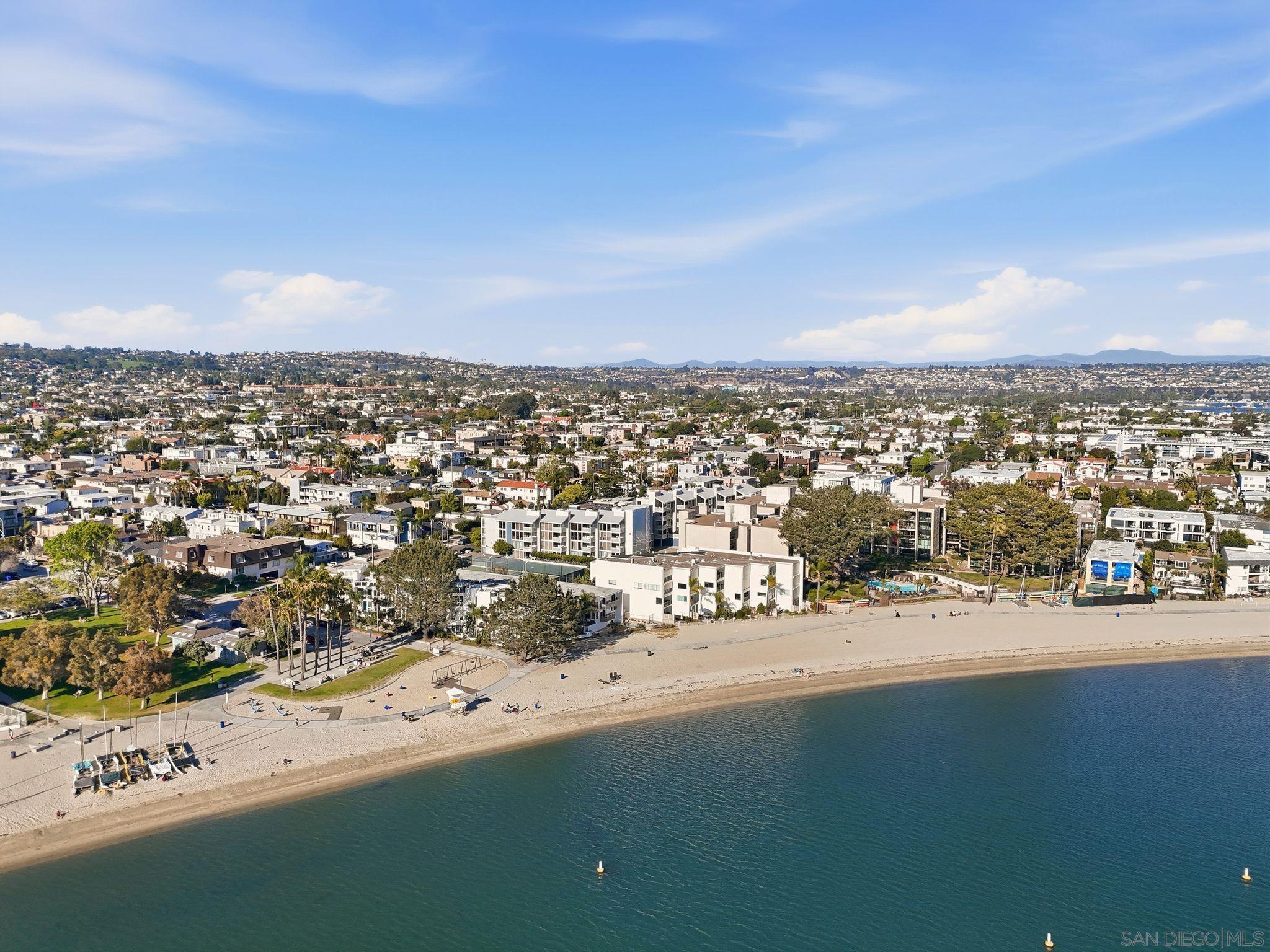 Detail Gallery Image 50 of 53 For 4016  Gresham  #D1,  San Diego,  CA 92109 - 2 Beds | 2 Baths