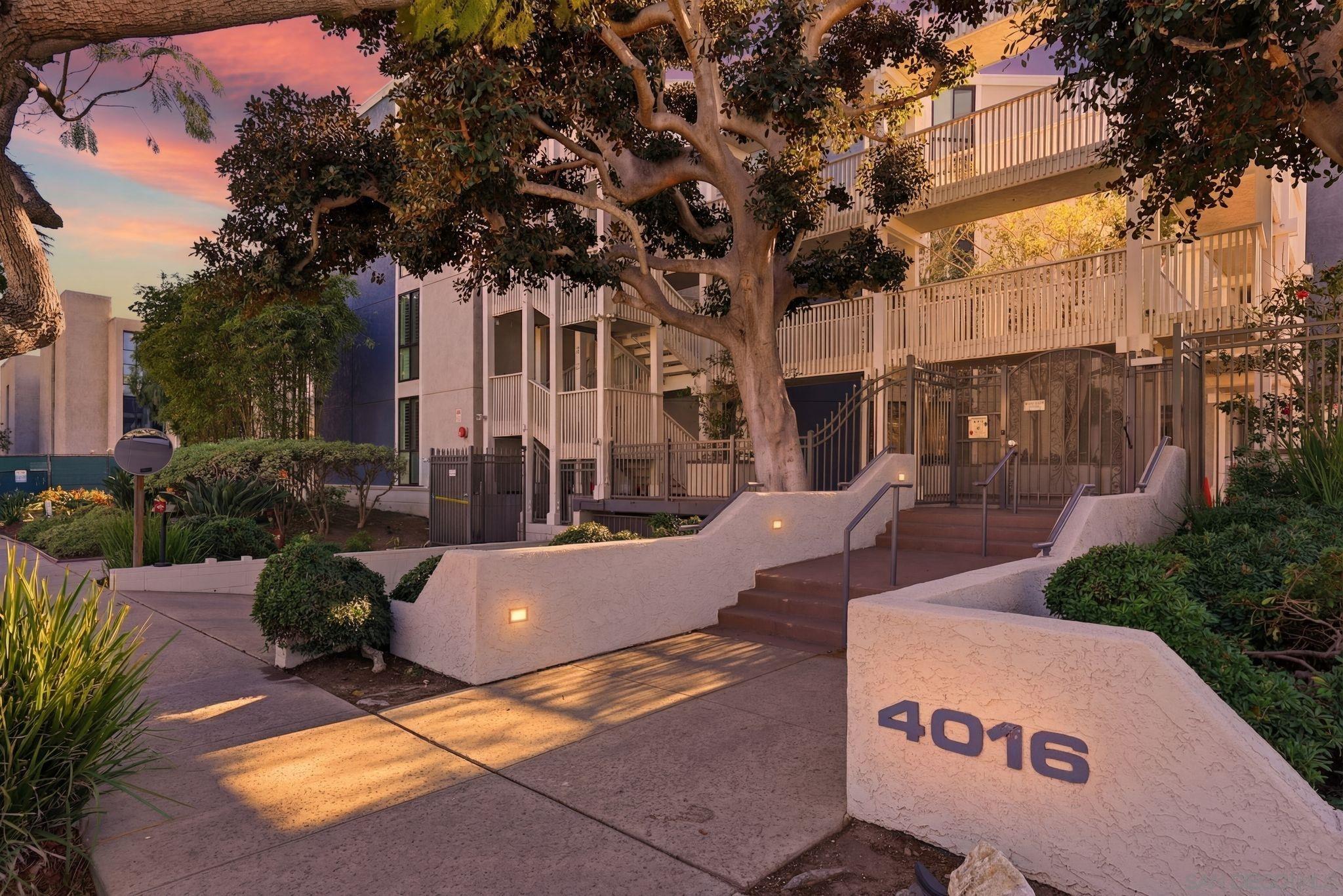 Detail Gallery Image 8 of 53 For 4016  Gresham  #D1,  San Diego,  CA 92109 - 2 Beds | 2 Baths