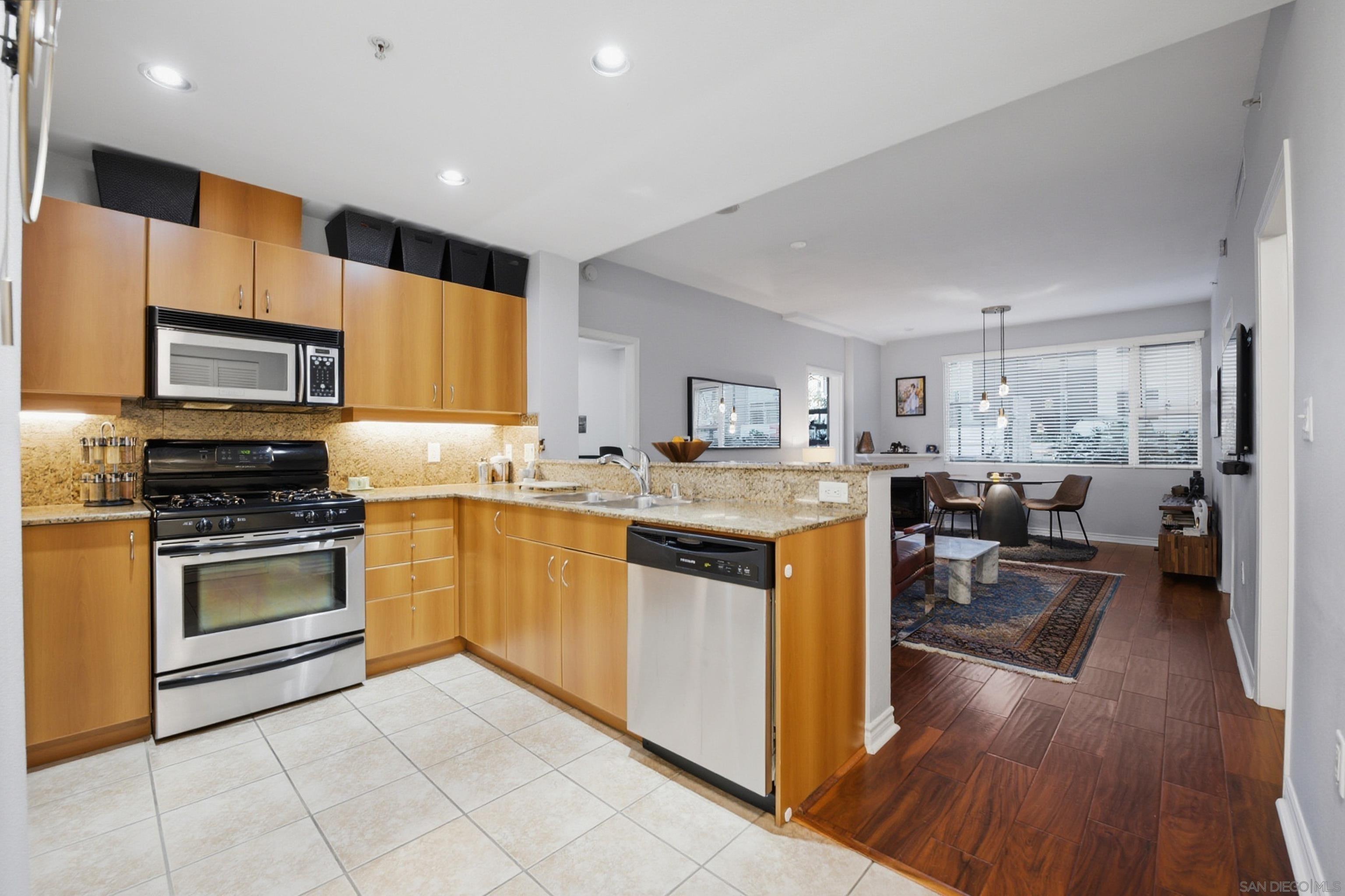 Detail Gallery Image 6 of 23 For 1580  Union  #109,  San Diego,  CA 92101 - 2 Beds | 2 Baths