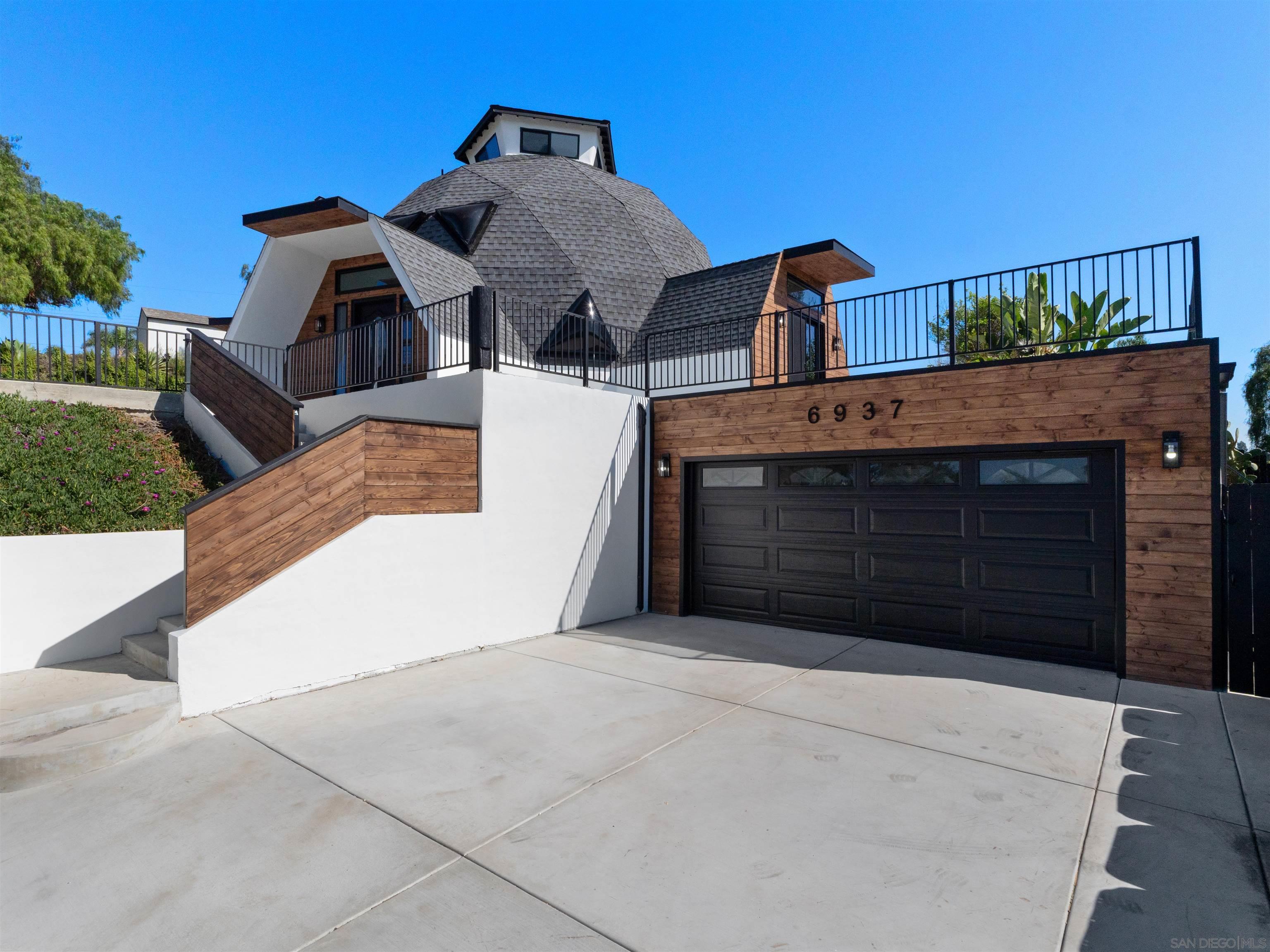 Detail Gallery Image 2 of 51 For 6937  Madrone, San Diego,  CA 92114 - 3 Beds | 2 Baths