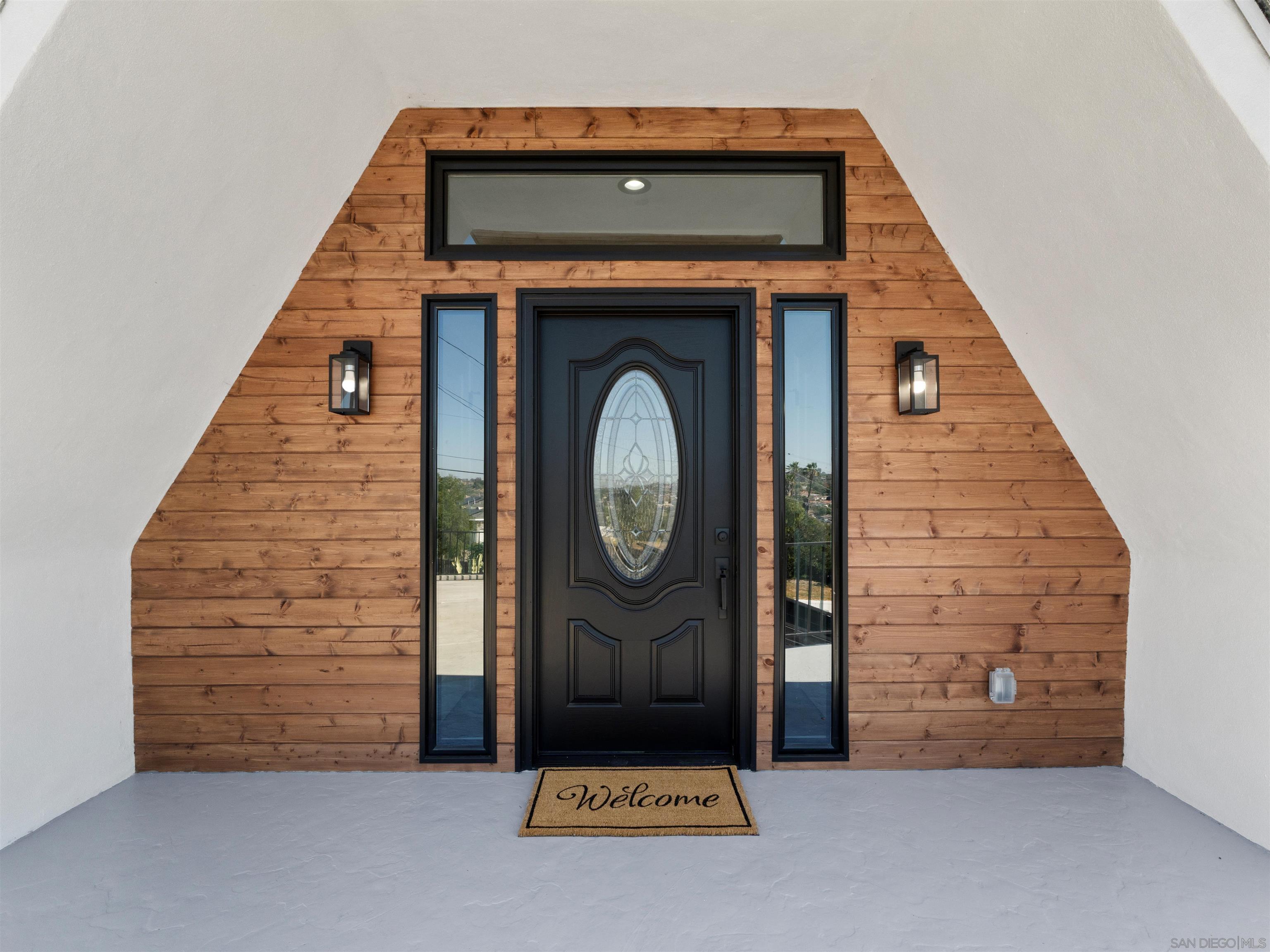 Detail Gallery Image 4 of 51 For 6937  Madrone, San Diego,  CA 92114 - 3 Beds | 2 Baths