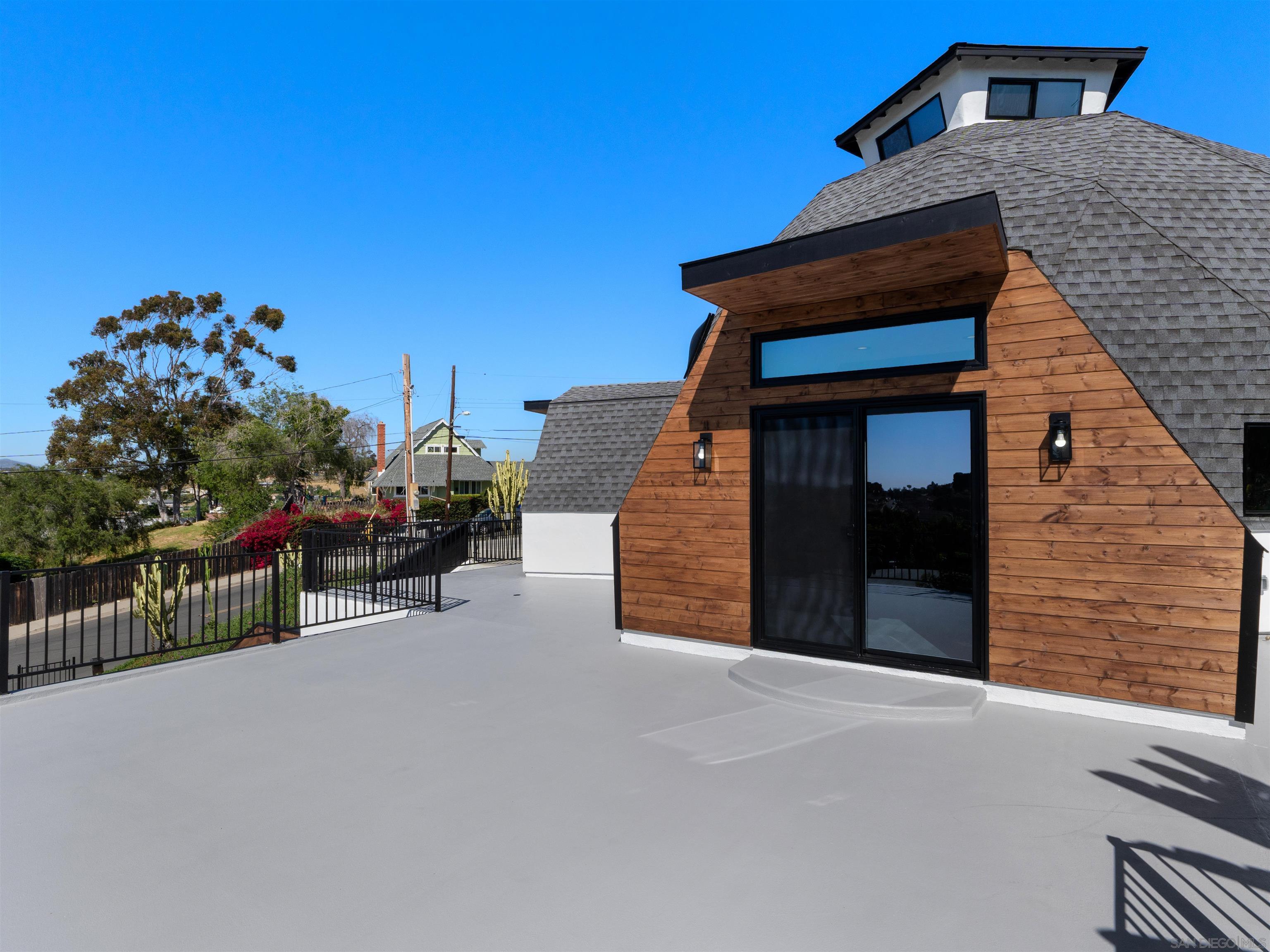 Detail Gallery Image 34 of 51 For 6937  Madrone, San Diego,  CA 92114 - 3 Beds | 2 Baths