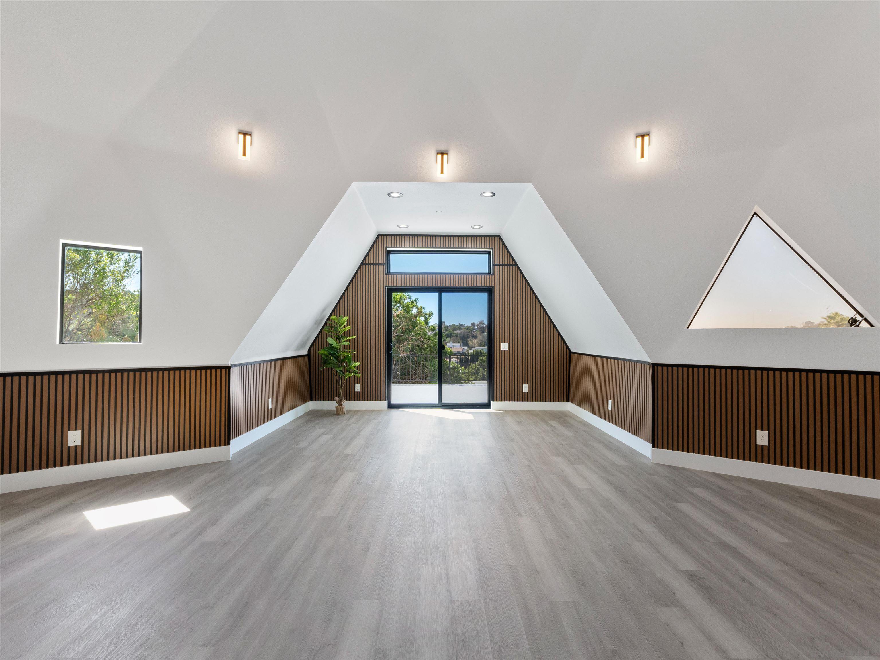 Detail Gallery Image 7 of 51 For 6937  Madrone, San Diego,  CA 92114 - 3 Beds | 2 Baths