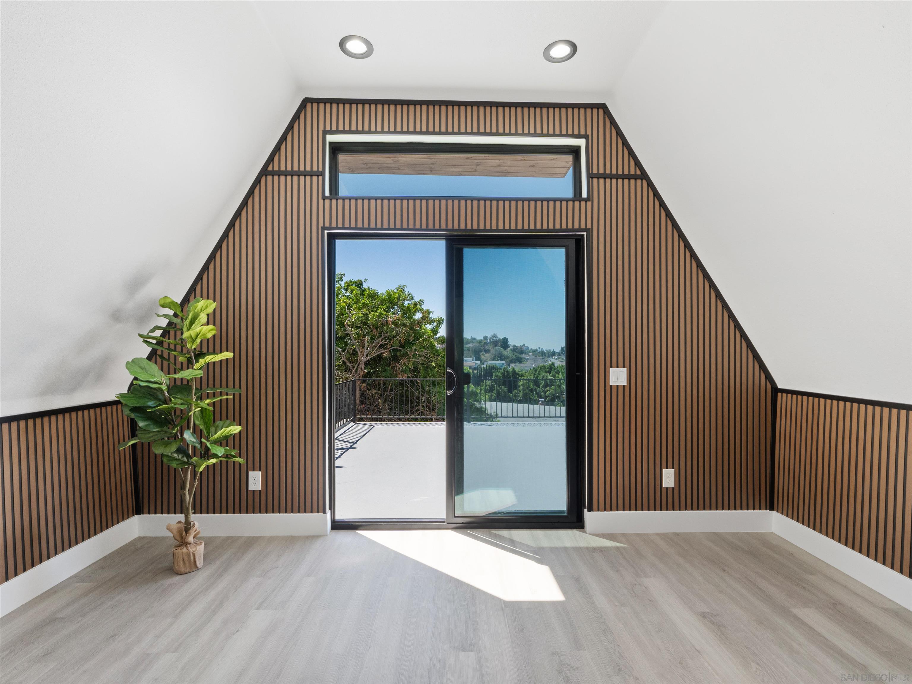 Detail Gallery Image 8 of 51 For 6937  Madrone, San Diego,  CA 92114 - 3 Beds | 2 Baths