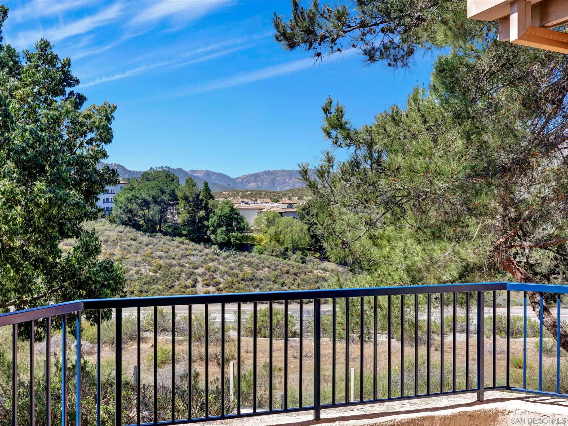 Detail Gallery Image 3 of 21 For 18826  Caminito Cantilena  #113,  San Diego,  CA 92128 - 3 Beds | 2 Baths