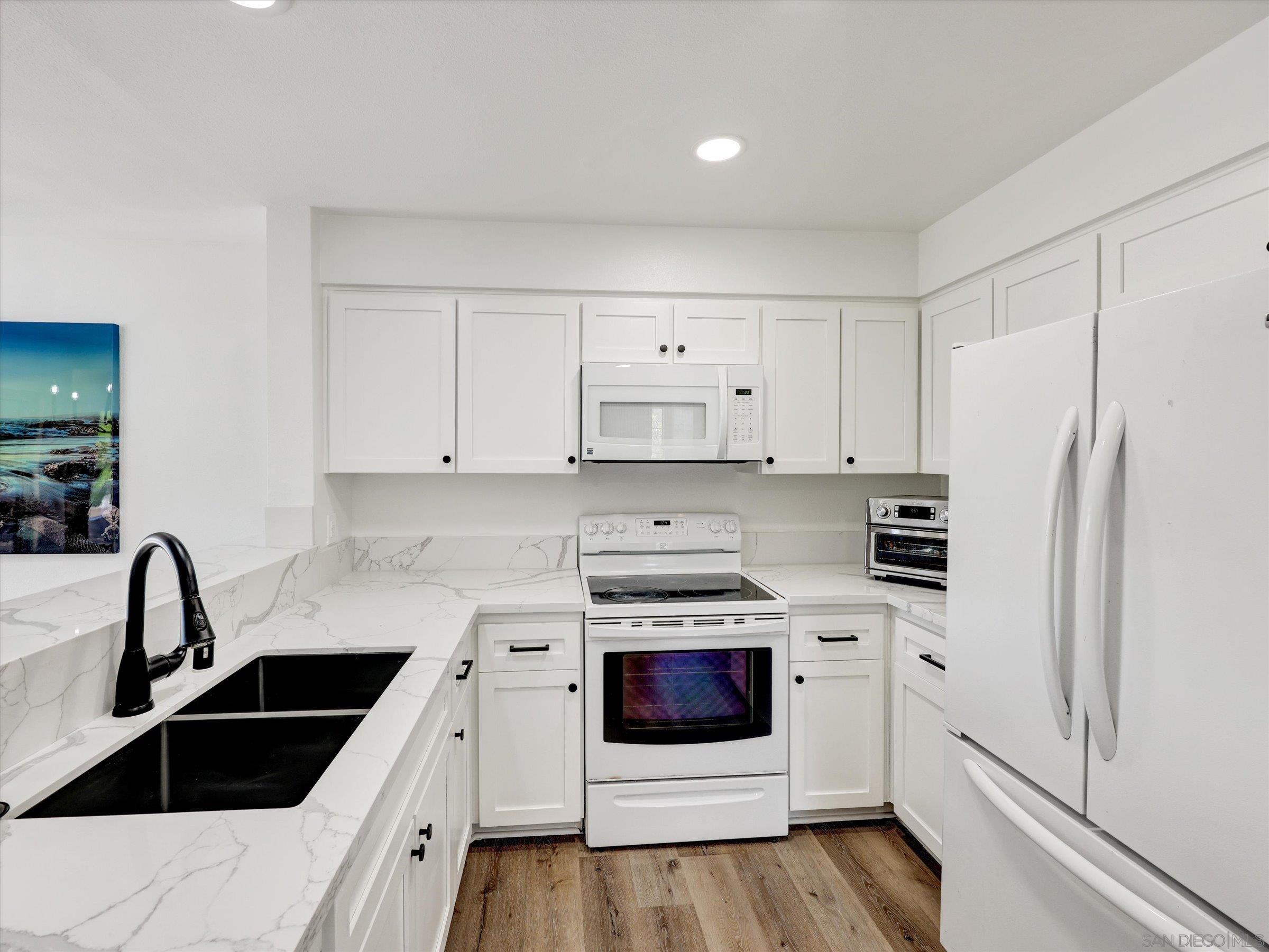 Detail Gallery Image 6 of 21 For 18826  Caminito Cantilena  #113,  San Diego,  CA 92128 - 3 Beds | 2 Baths