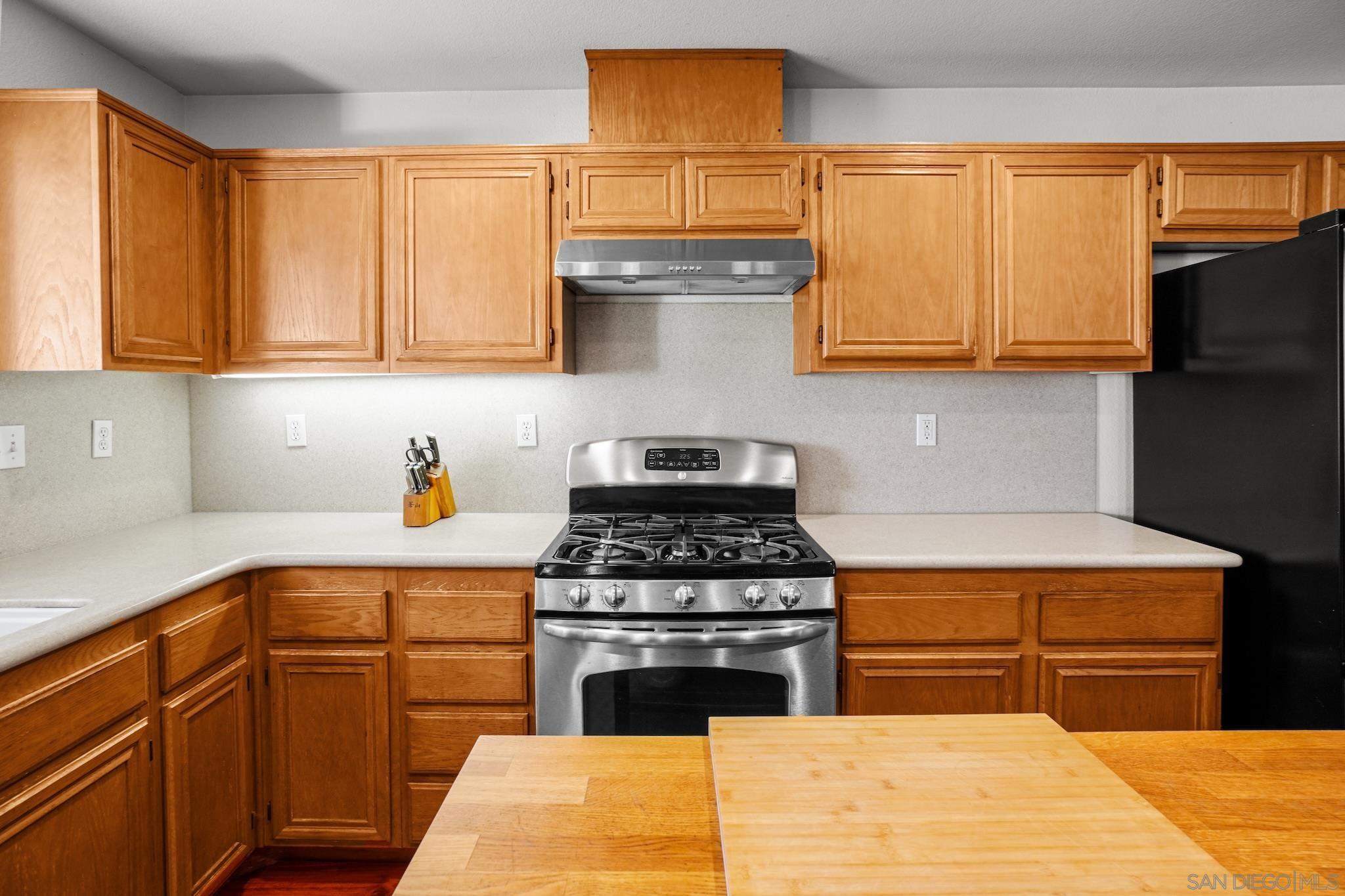 Detail Gallery Image 8 of 32 For 5031  Cimarron Way, San Diego,  CA 92154 - 5 Beds | 3 Baths