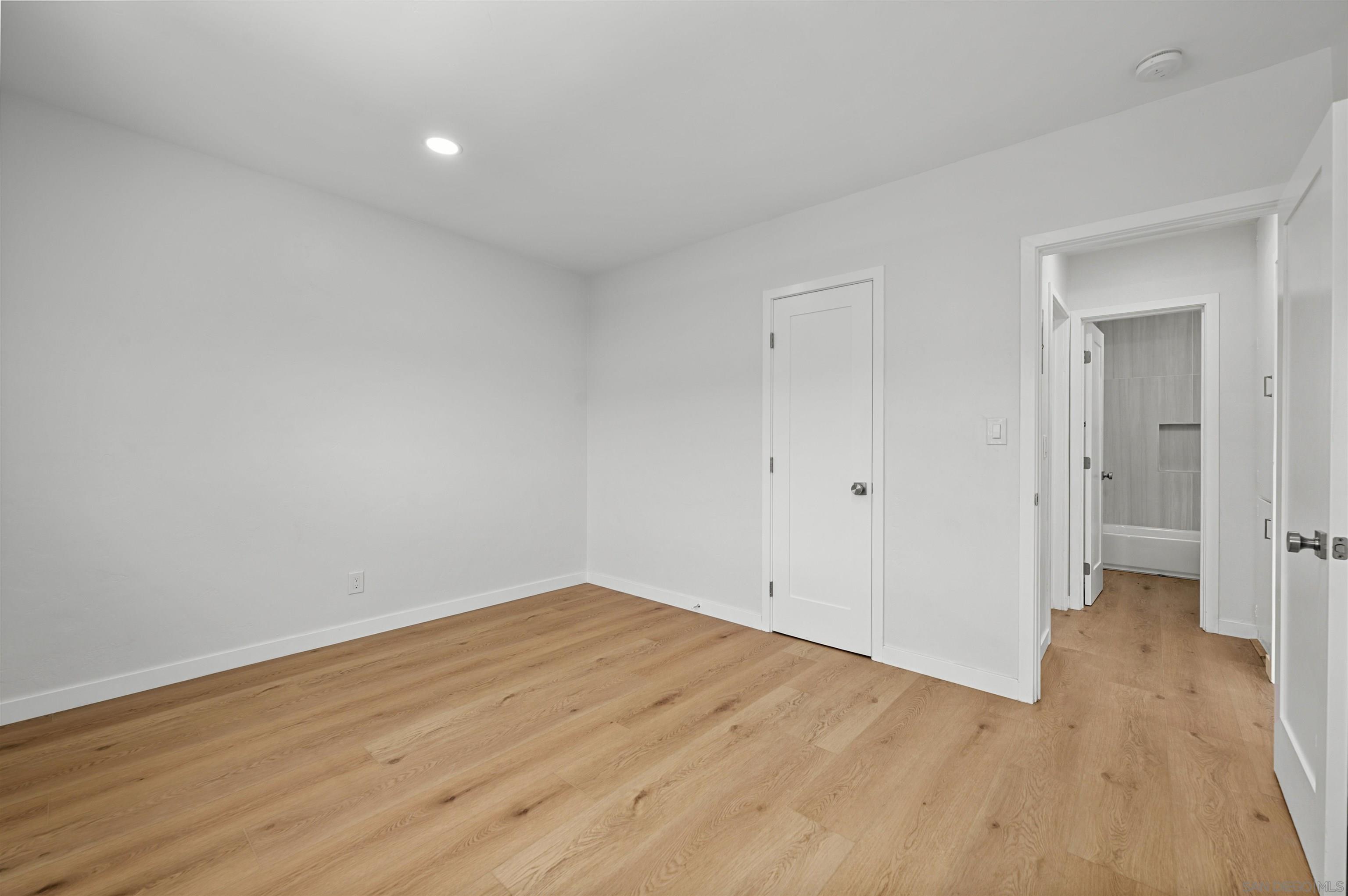 Detail Gallery Image 18 of 40 For 6979-81  Amherst, San Diego,  CA 92115 - – Beds | – Baths