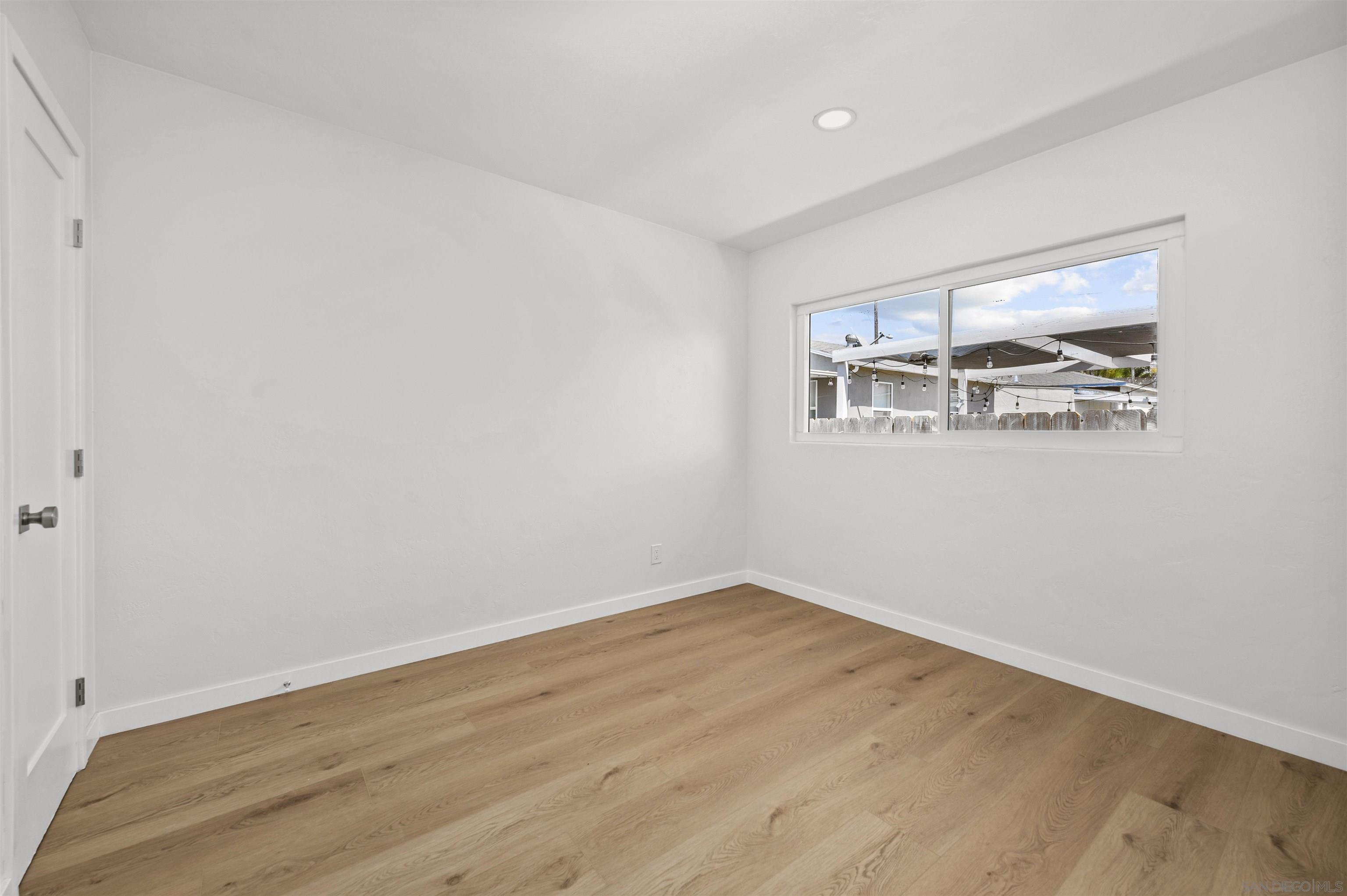 Detail Gallery Image 19 of 40 For 6979-81  Amherst, San Diego,  CA 92115 - – Beds | – Baths