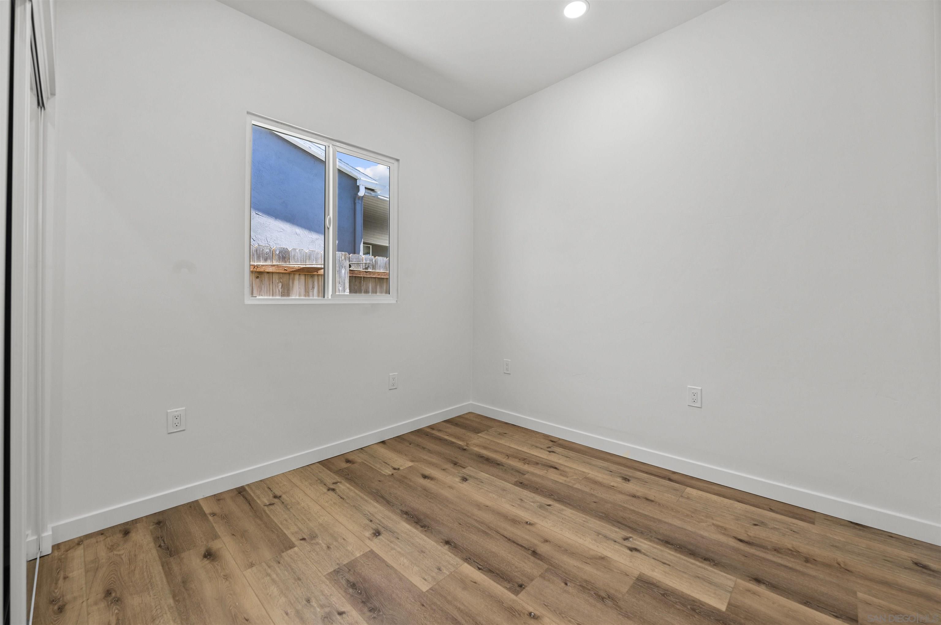 Detail Gallery Image 5 of 40 For 6979-81  Amherst, San Diego,  CA 92115 - – Beds | – Baths