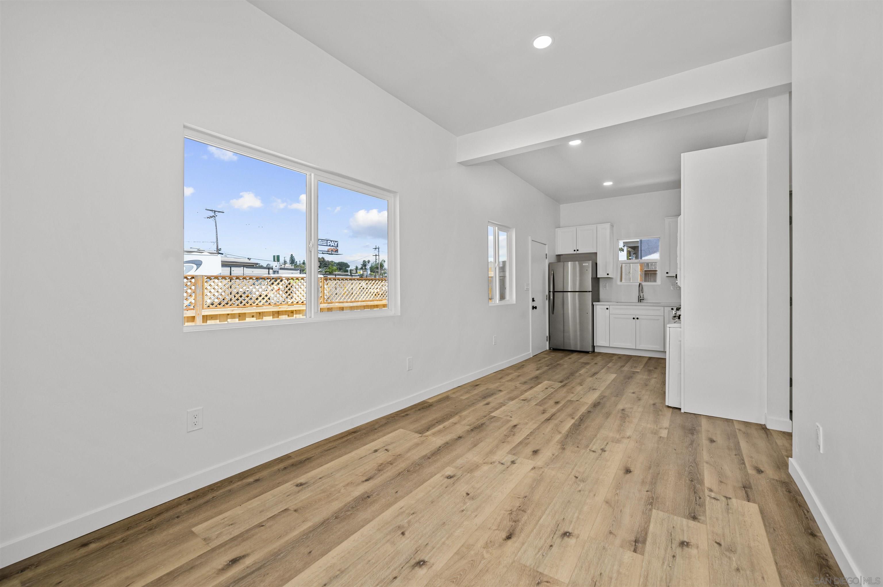 Detail Gallery Image 8 of 40 For 6979-81  Amherst, San Diego,  CA 92115 - – Beds | – Baths