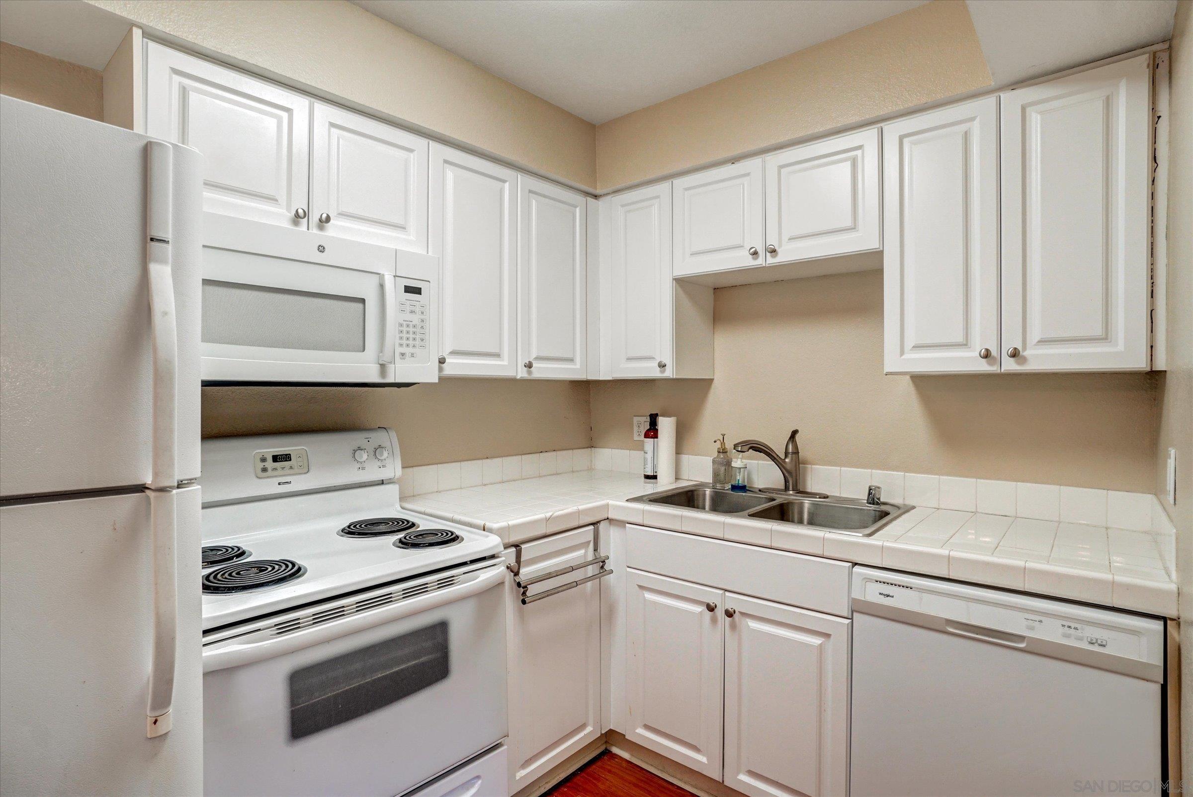 Detail Gallery Image 12 of 30 For 6955  Alvarado Rd  #61,  San Diego,  CA 92120 - 2 Beds | 2 Baths