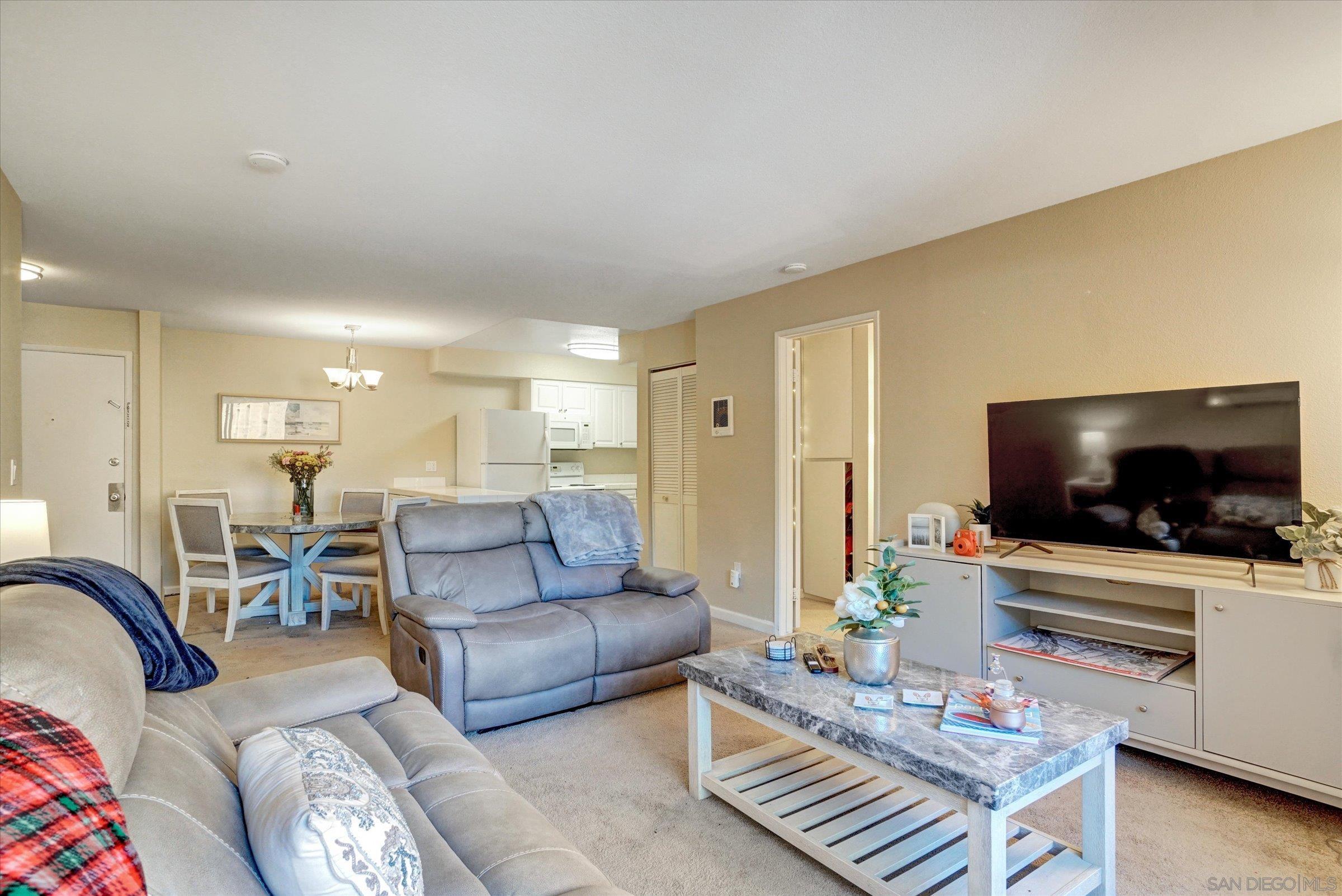 Detail Gallery Image 4 of 30 For 6955  Alvarado Rd  #61,  San Diego,  CA 92120 - 2 Beds | 2 Baths