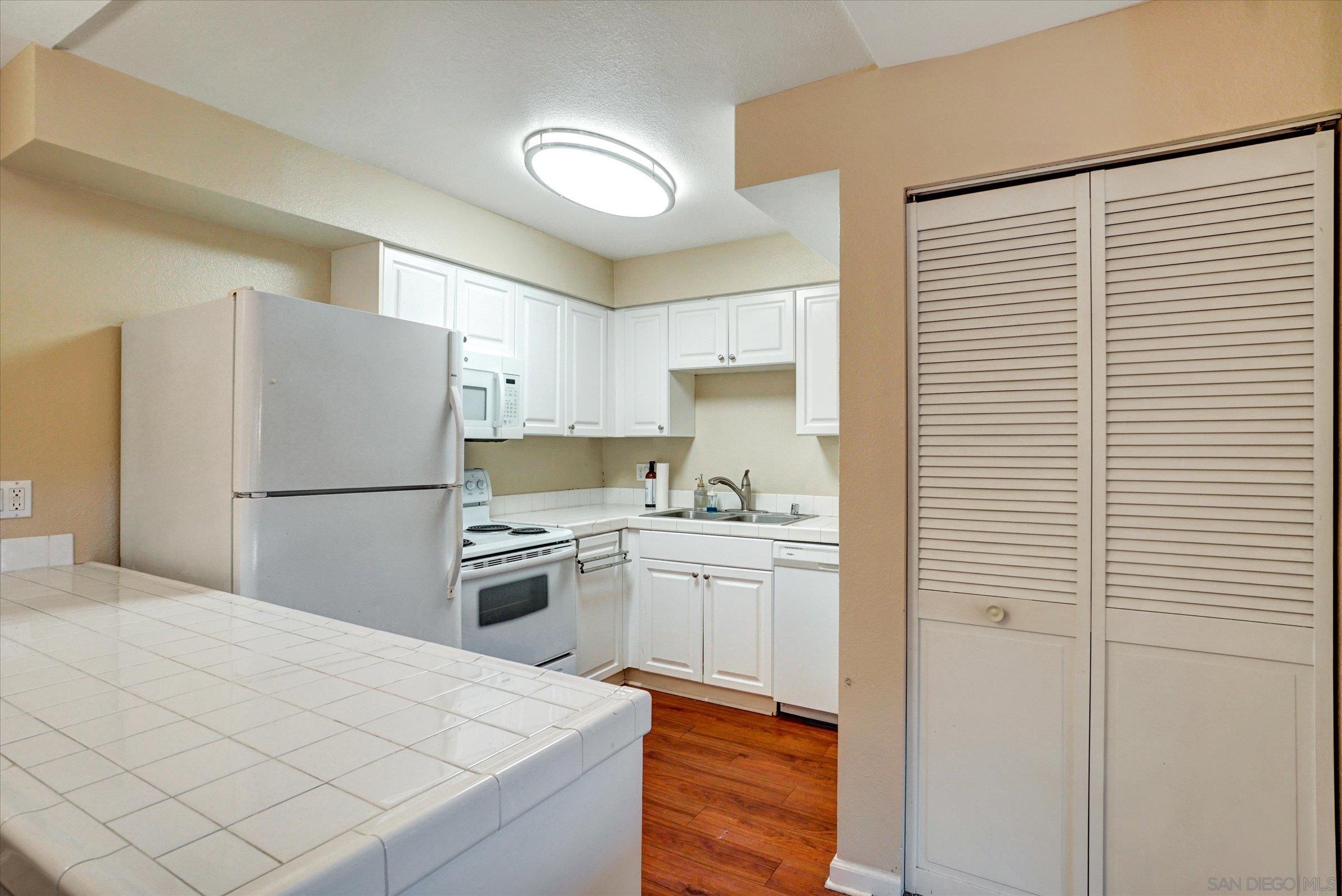 Detail Gallery Image 10 of 30 For 6955  Alvarado Rd  #61,  San Diego,  CA 92120 - 2 Beds | 2 Baths