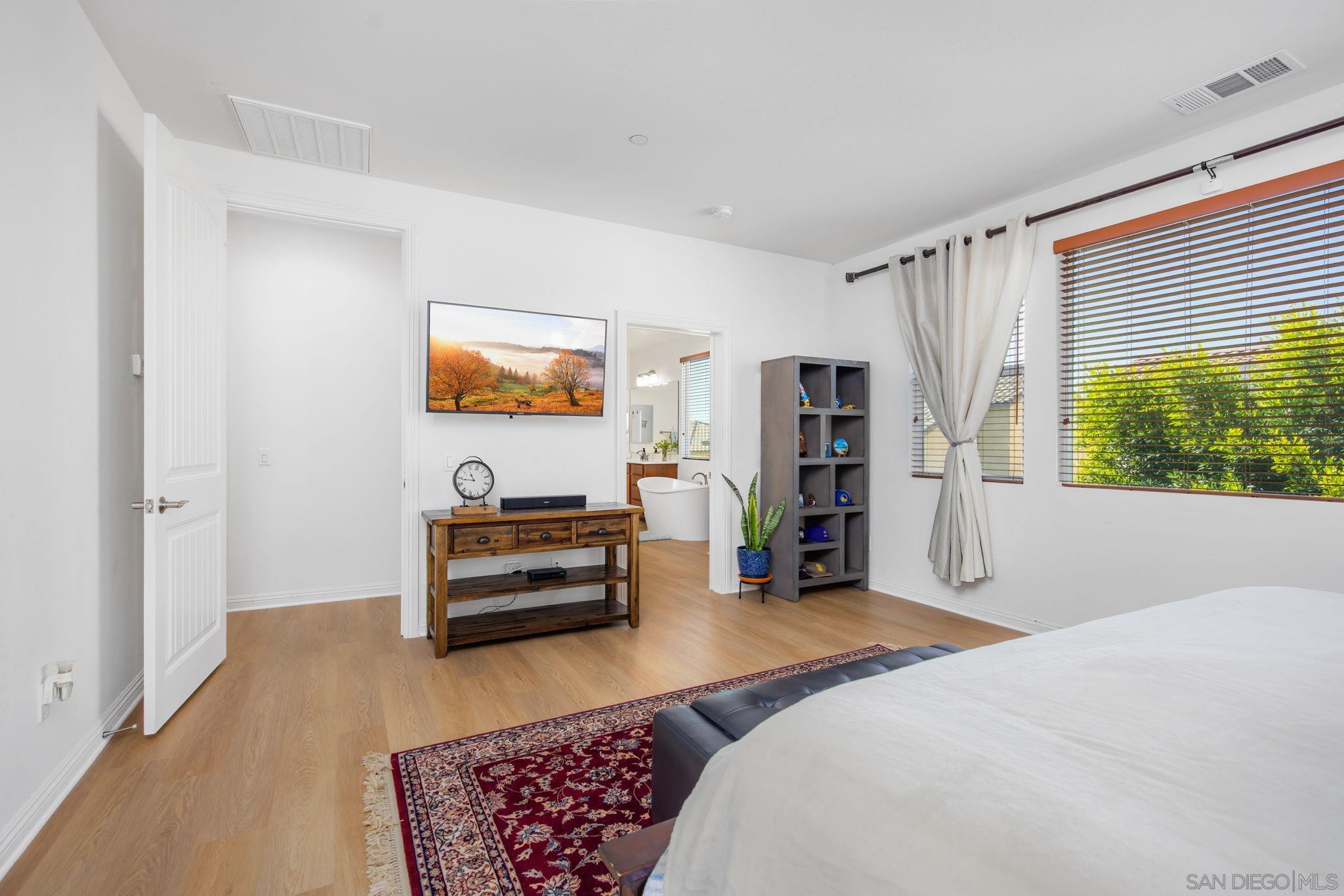 Detail Gallery Image 16 of 39 For 1818  Santa Christina Ave, Chula Vista,  CA 91913 - 4 Beds | 3/1 Baths