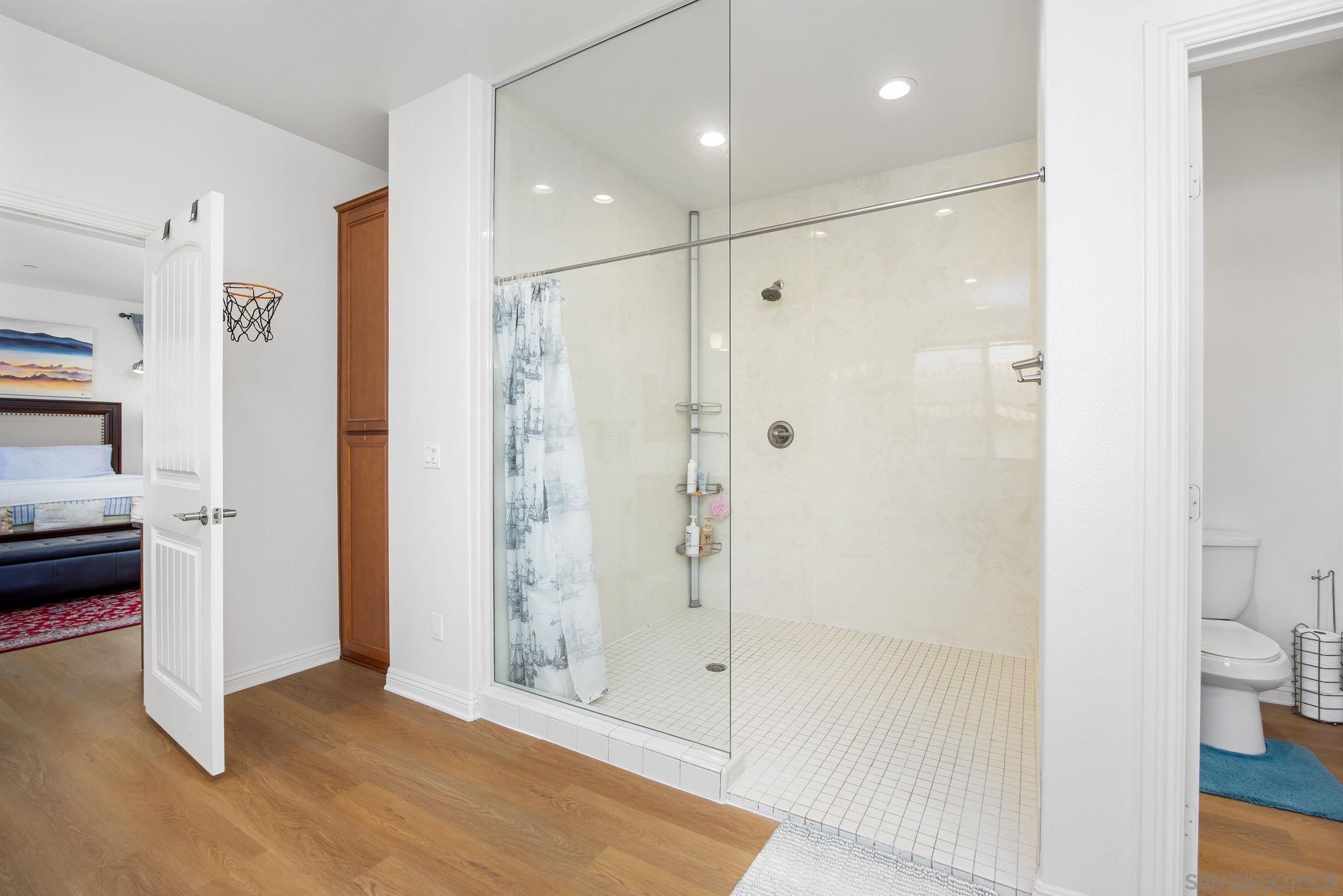 Detail Gallery Image 19 of 39 For 1818  Santa Christina Ave, Chula Vista,  CA 91913 - 4 Beds | 3/1 Baths