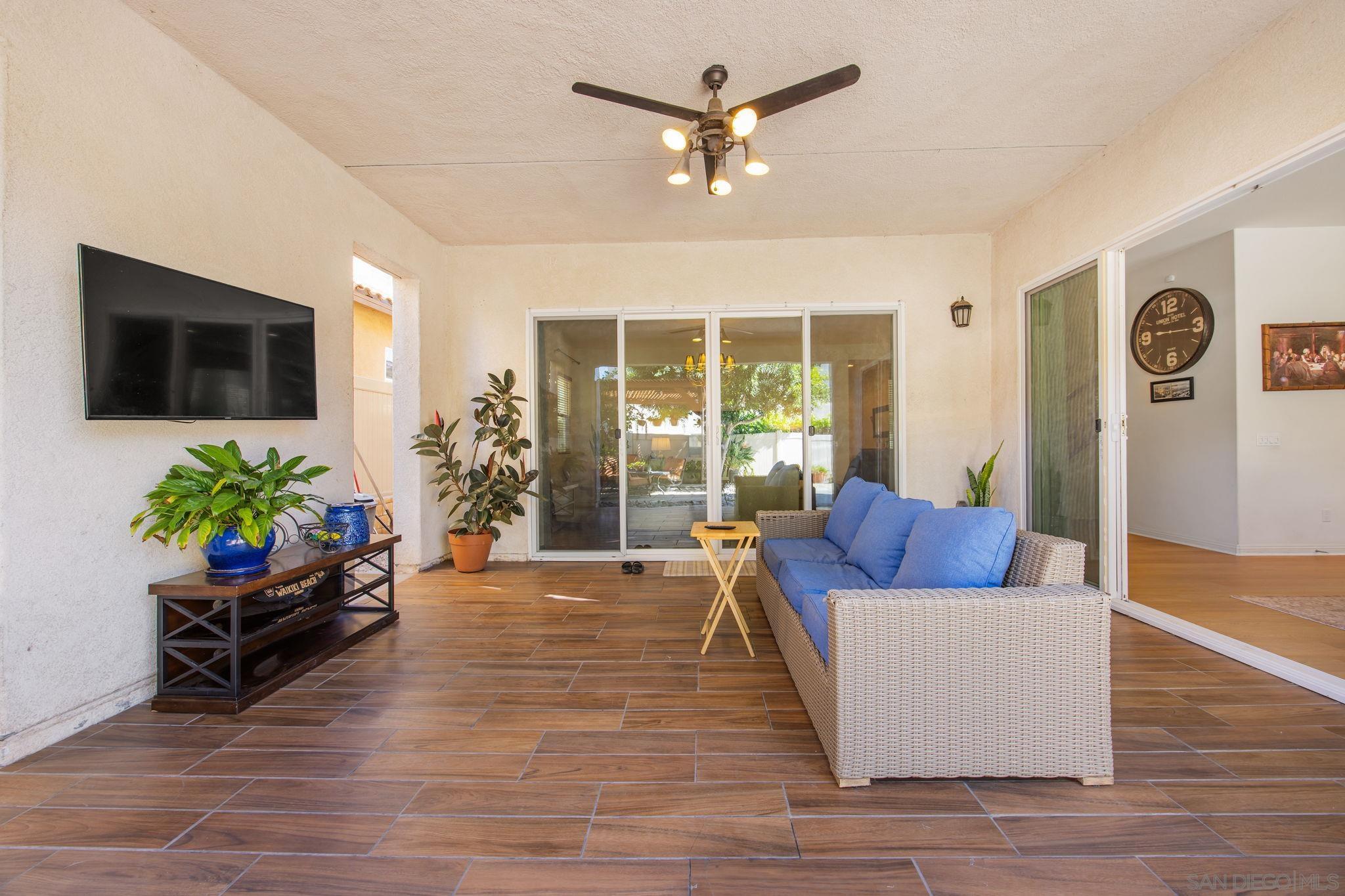 Detail Gallery Image 8 of 39 For 1818  Santa Christina Ave, Chula Vista,  CA 91913 - 4 Beds | 3/1 Baths