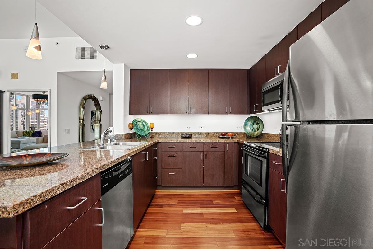 Detail Gallery Image 14 of 55 For 1080  Park Blvd  #1802,  San Diego,  CA 92101 - 2 Beds | 2/1 Baths