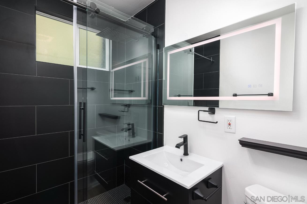 Detail Gallery Image 15 of 19 For 801-807  Torrance Street, San Diego,  CA 92103 - – Beds | – Baths