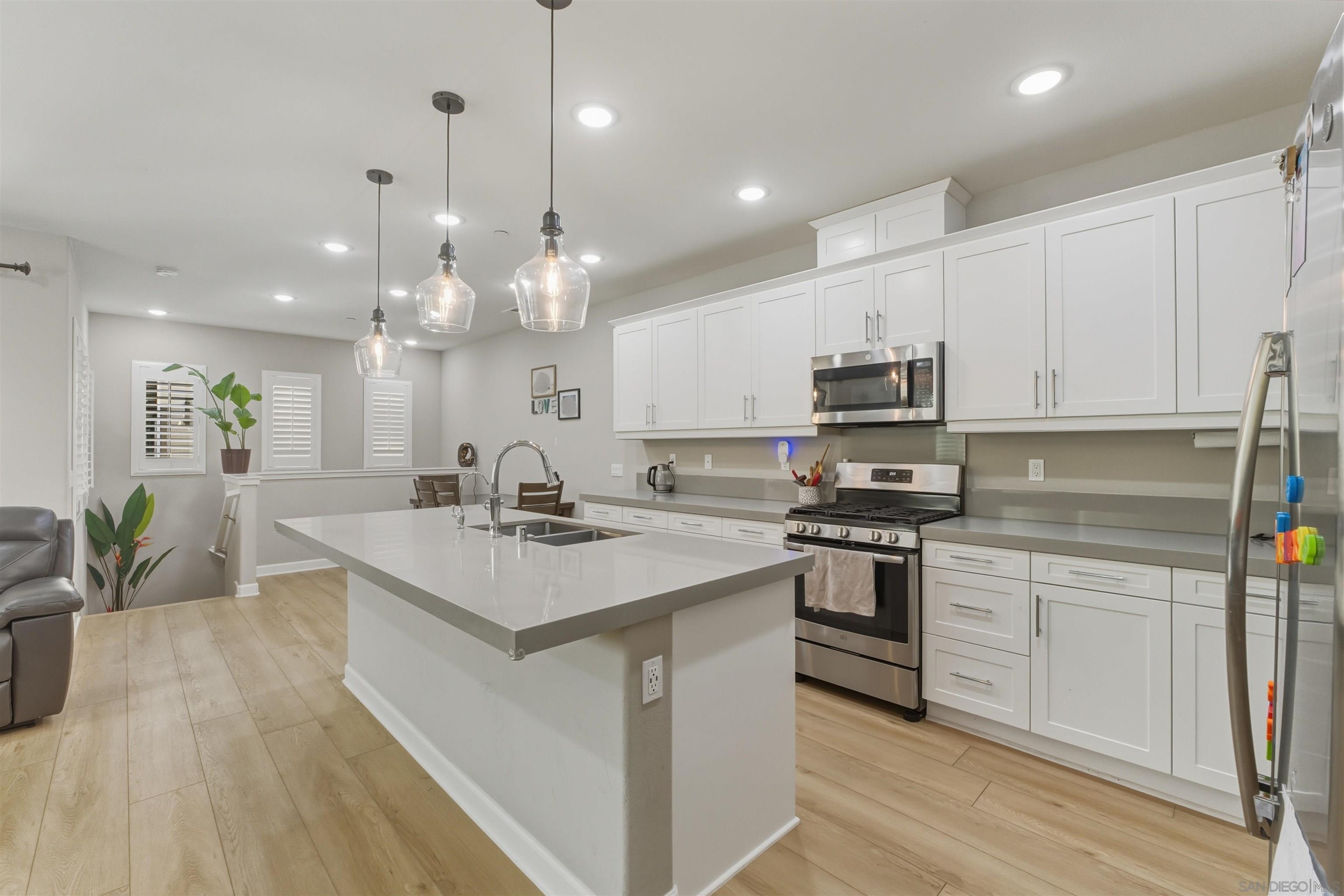 Front Image Thumbnail for SD260007305