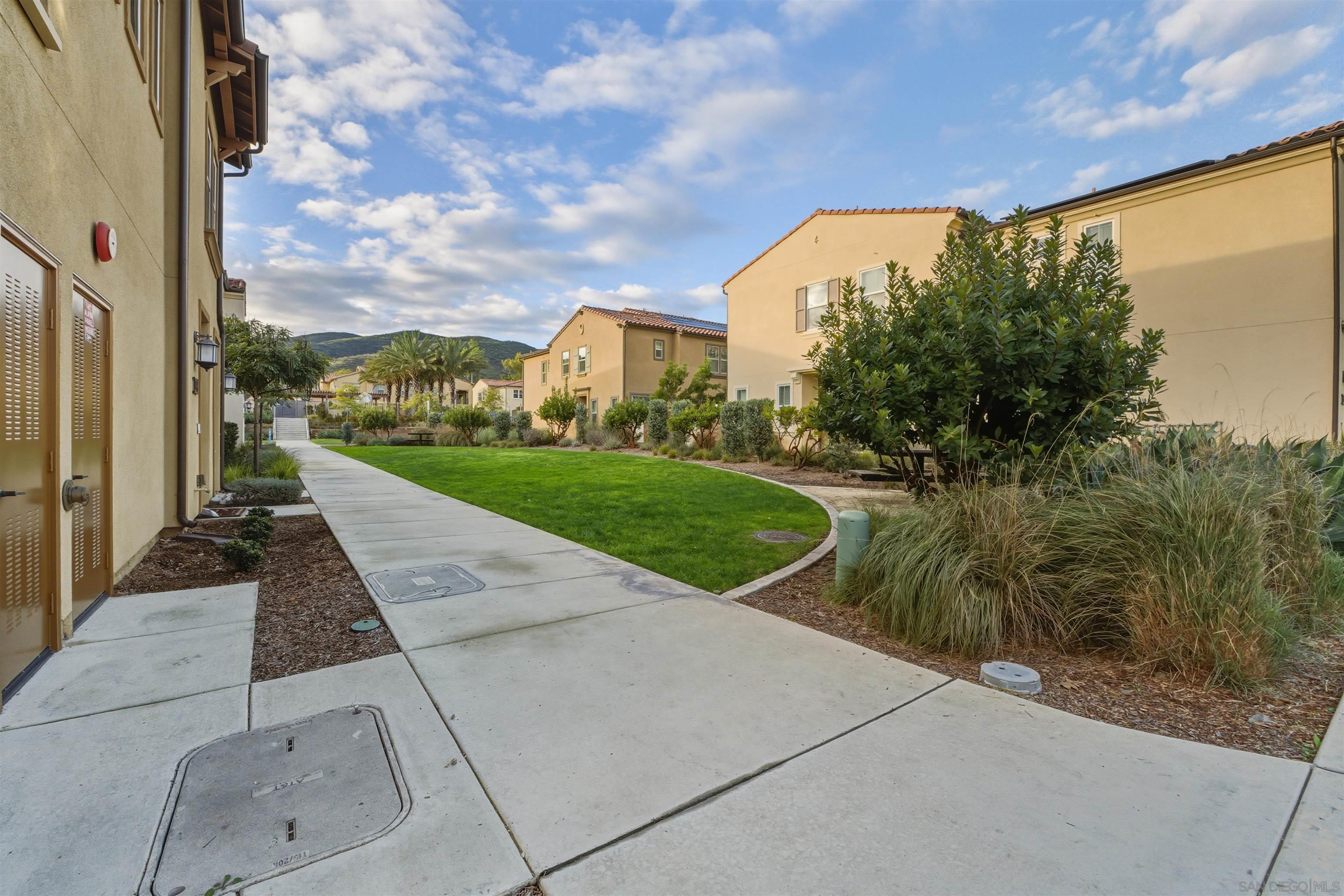 Detail Gallery Image 32 of 33 For 10849  Blake Way, San Diego,  CA 92129 - 3 Beds | 2 Baths