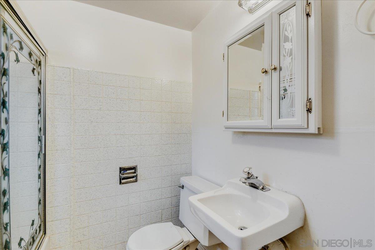 Detail Gallery Image 12 of 30 For 2120 E 20th Street, National City,  CA 91950 - 3 Beds | 2 Baths