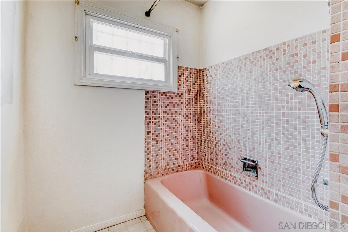 Detail Gallery Image 16 of 30 For 2120 E 20th Street, National City,  CA 91950 - 3 Beds | 2 Baths