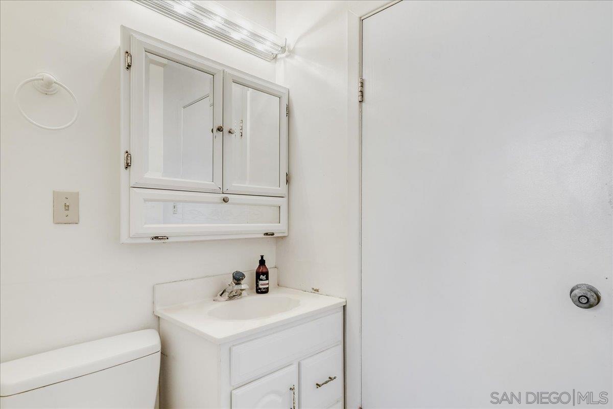 Detail Gallery Image 17 of 30 For 2120 E 20th Street, National City,  CA 91950 - 3 Beds | 2 Baths