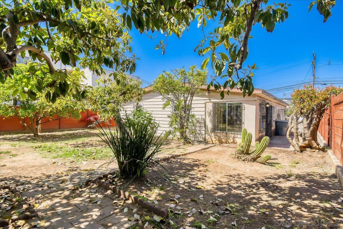 Detail Gallery Image 6 of 30 For 2120 E 20th Street, National City,  CA 91950 - 3 Beds | 2 Baths