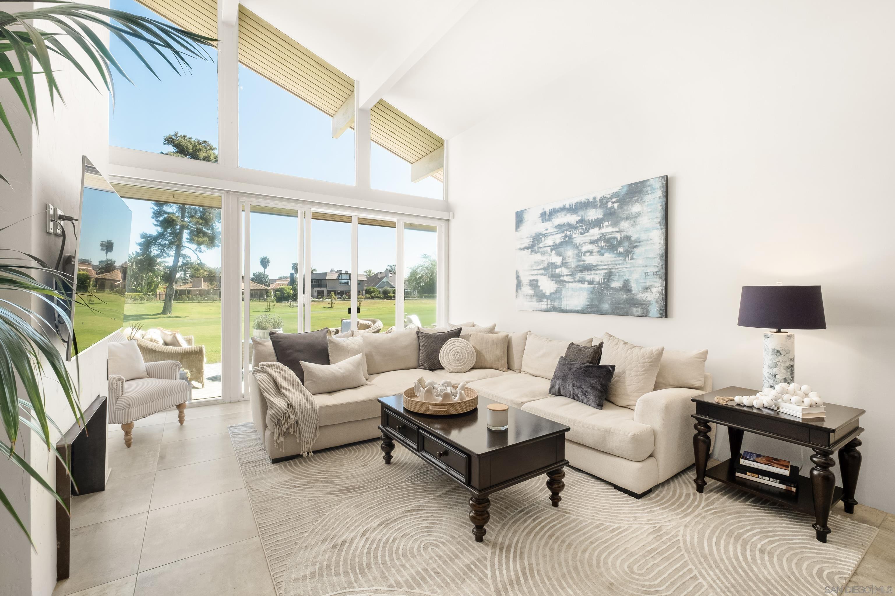 Detail Gallery Image 12 of 33 For 119  via Coronado, Rancho Santa Fe,  CA 92091 - 2 Beds | 2 Baths