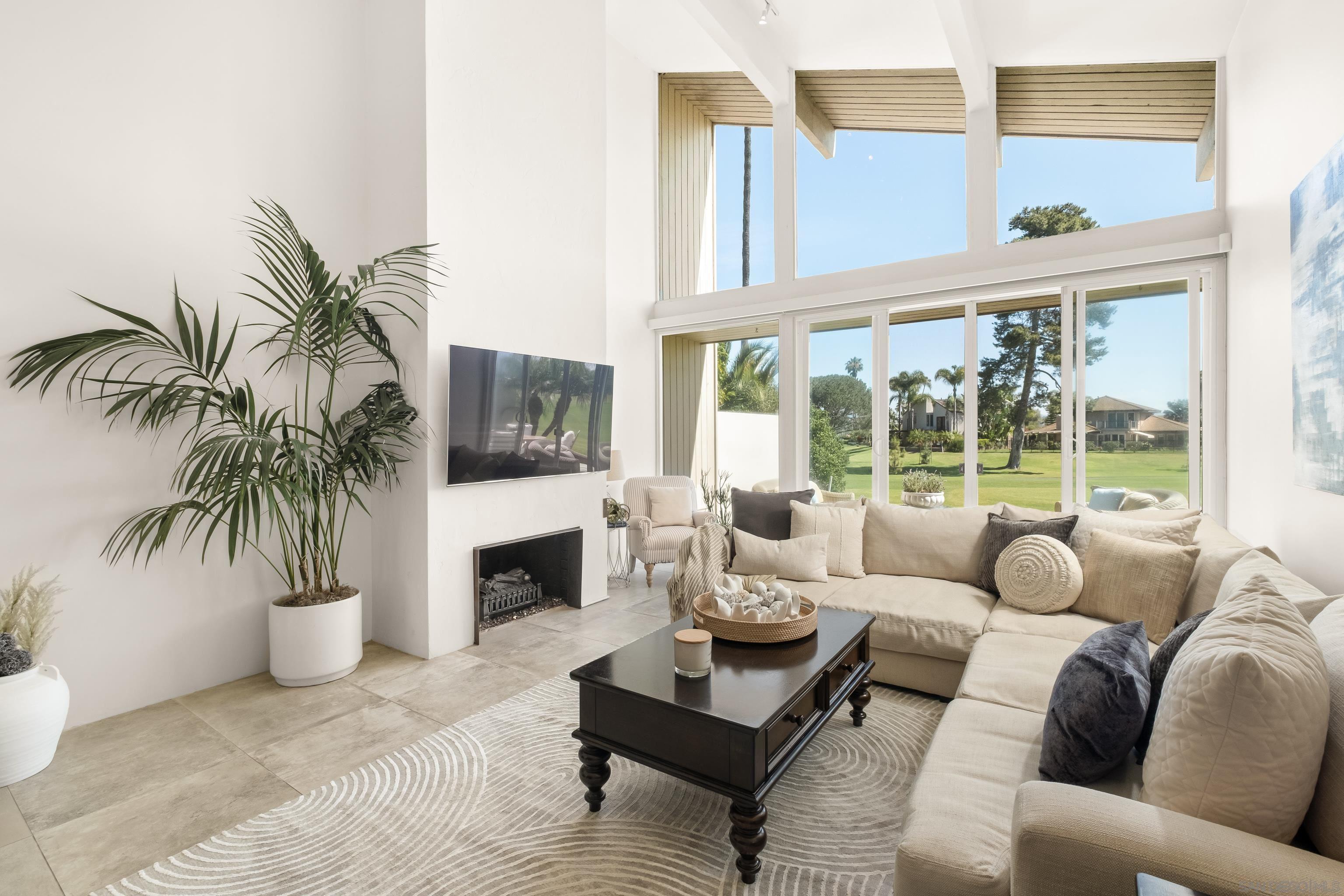 Detail Gallery Image 13 of 33 For 119  via Coronado, Rancho Santa Fe,  CA 92091 - 2 Beds | 2 Baths