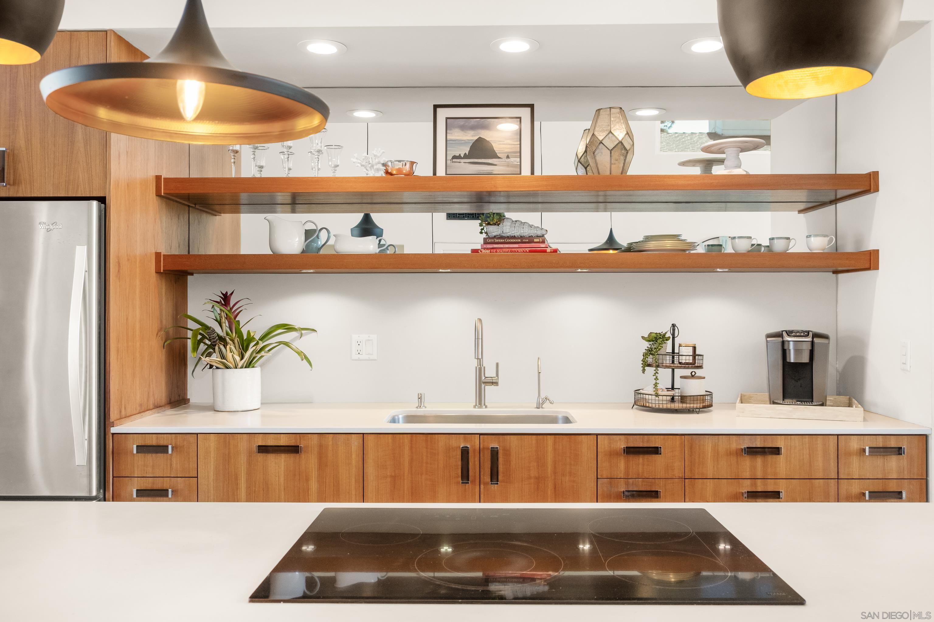 Detail Gallery Image 8 of 33 For 119  via Coronado, Rancho Santa Fe,  CA 92091 - 2 Beds | 2 Baths