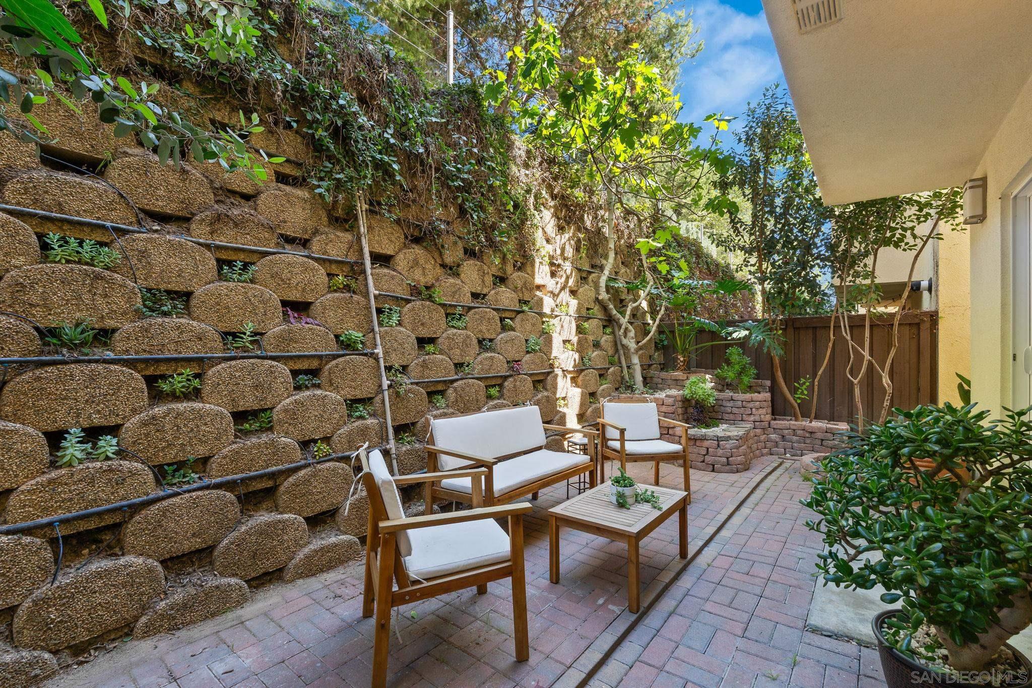 Detail Gallery Image 15 of 75 For 8336  Summit Way, San Diego,  CA 92108 - 4 Beds | 3/1 Baths