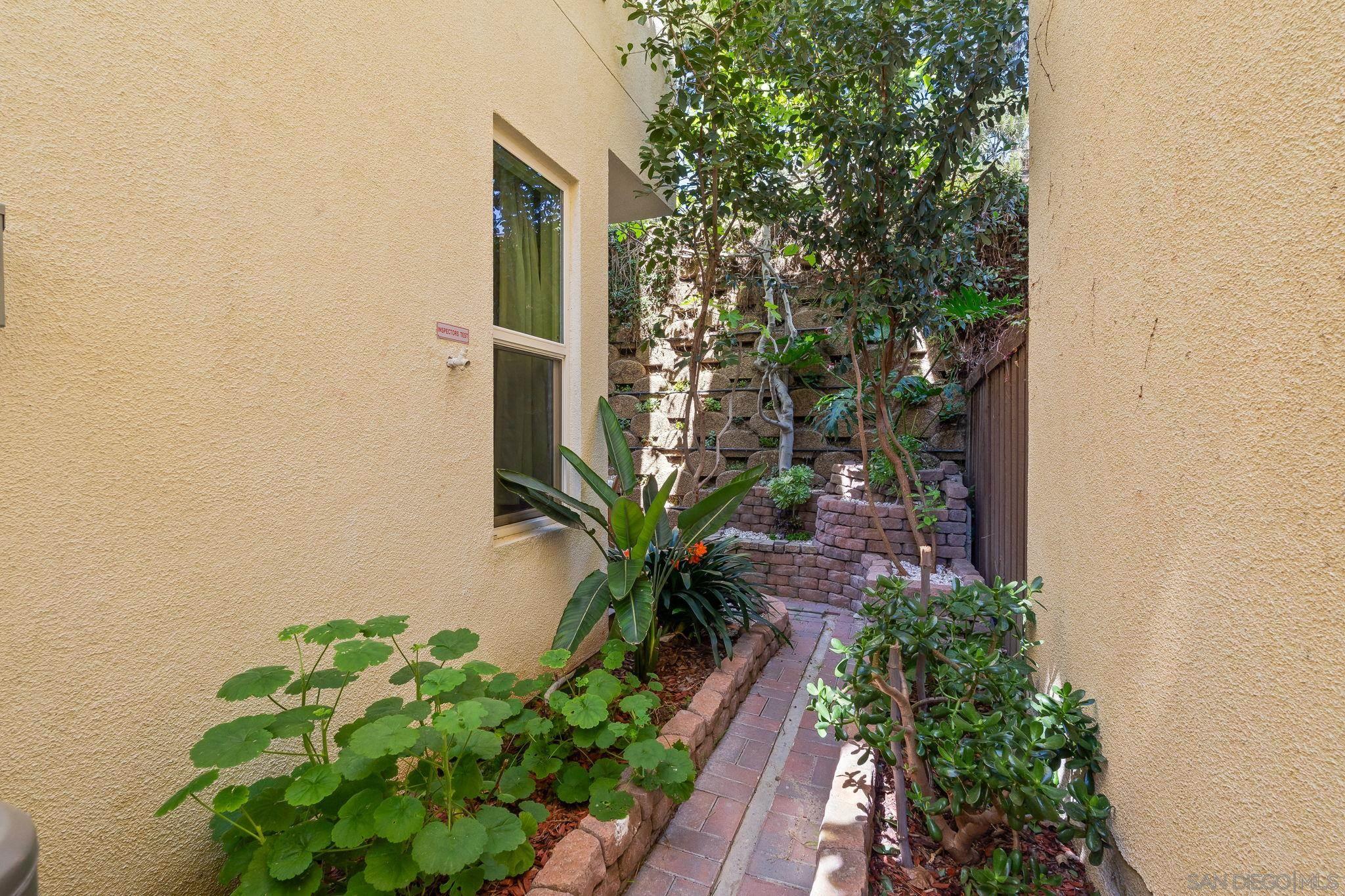 Detail Gallery Image 17 of 75 For 8336  Summit Way, San Diego,  CA 92108 - 4 Beds | 3/1 Baths