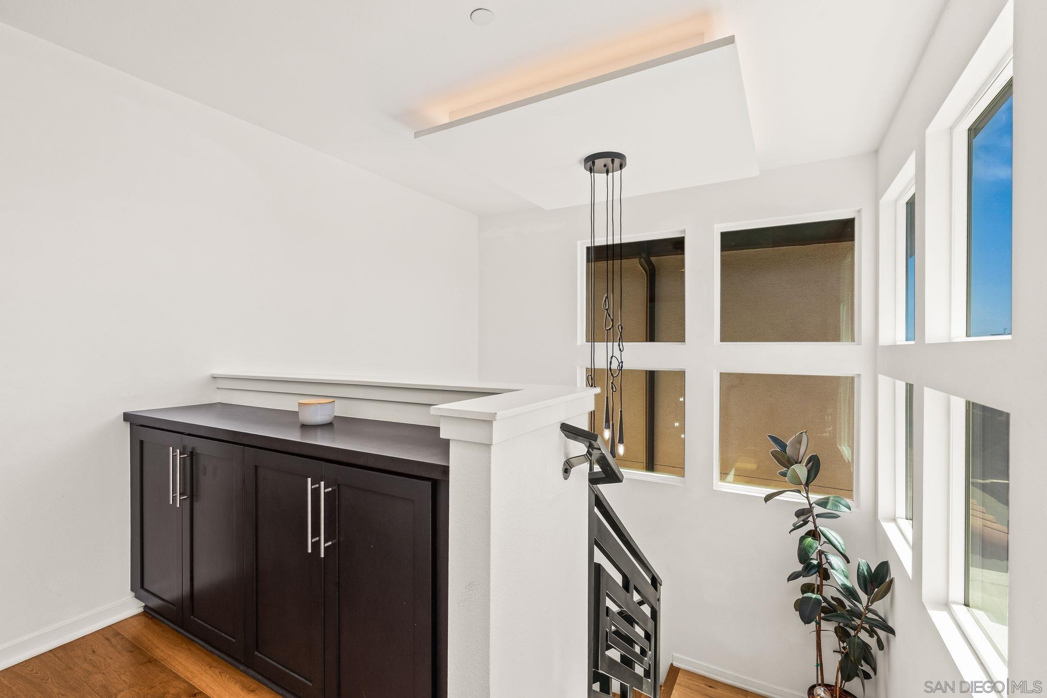 Detail Gallery Image 22 of 75 For 8336  Summit Way, San Diego,  CA 92108 - 4 Beds | 3/1 Baths