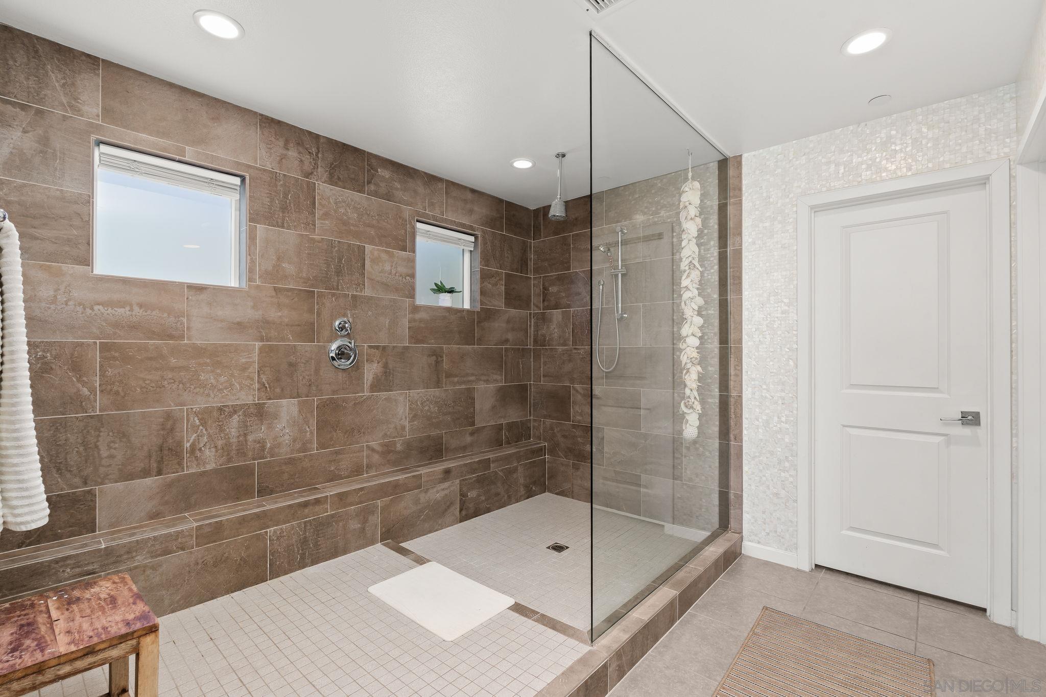 Detail Gallery Image 28 of 75 For 8336  Summit Way, San Diego,  CA 92108 - 4 Beds | 3/1 Baths