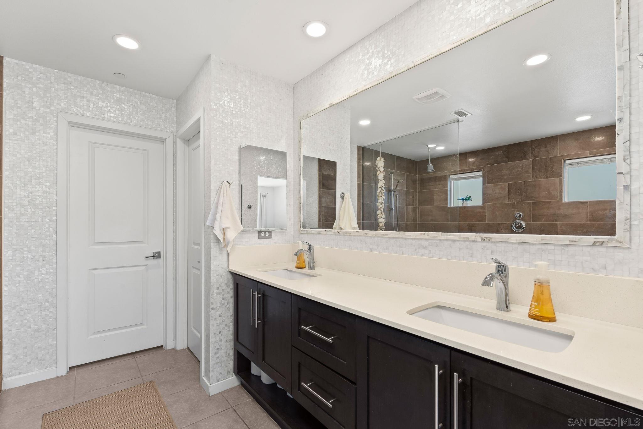 Detail Gallery Image 29 of 75 For 8336  Summit Way, San Diego,  CA 92108 - 4 Beds | 3/1 Baths