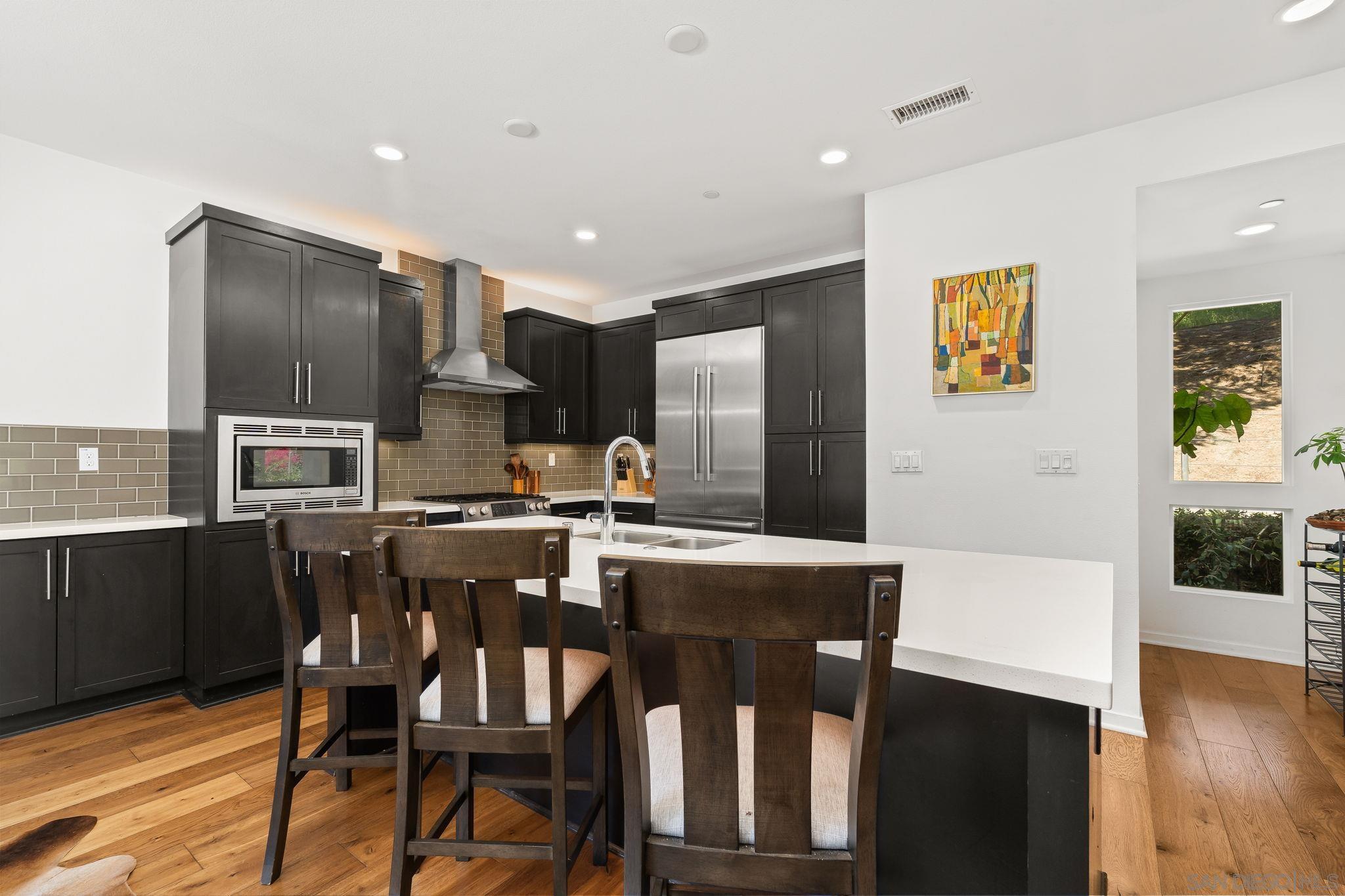 Detail Gallery Image 7 of 75 For 8336  Summit Way, San Diego,  CA 92108 - 4 Beds | 3/1 Baths