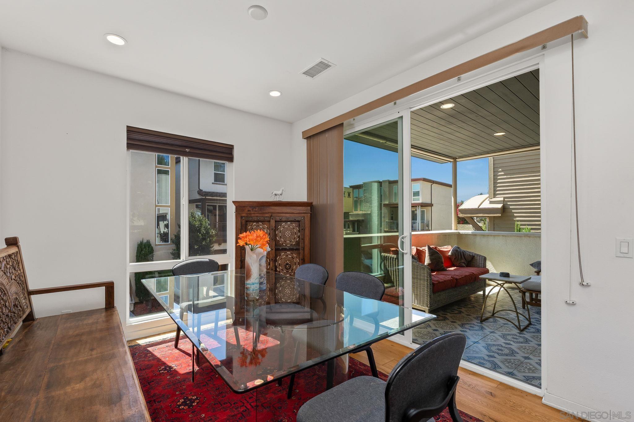 Detail Gallery Image 9 of 75 For 8336  Summit Way, San Diego,  CA 92108 - 4 Beds | 3/1 Baths