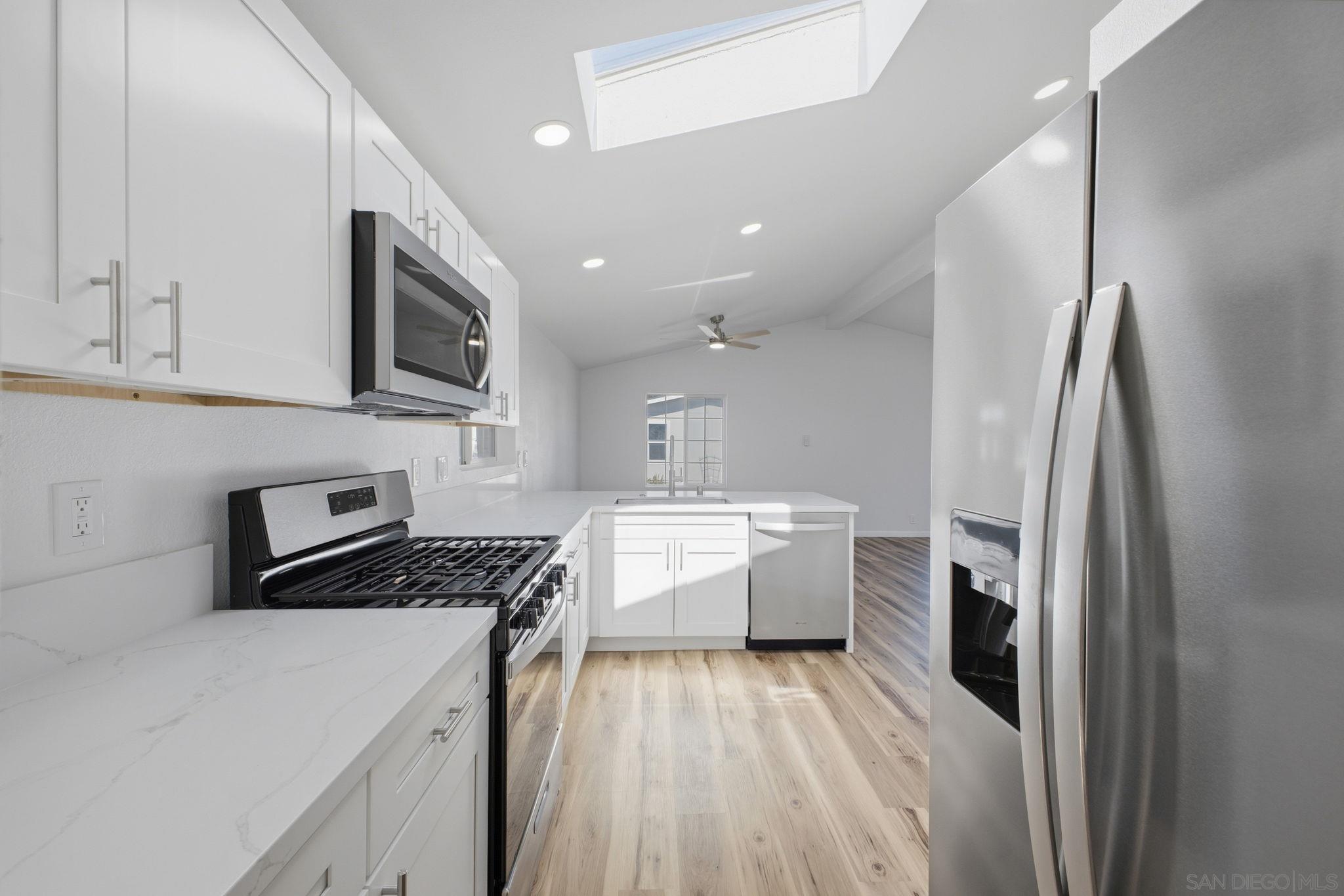 Detail Gallery Image 2 of 53 For 2550 E Valley Pkwy  #77,  Escondido,  CA 92027 - 3 Beds | 2 Baths