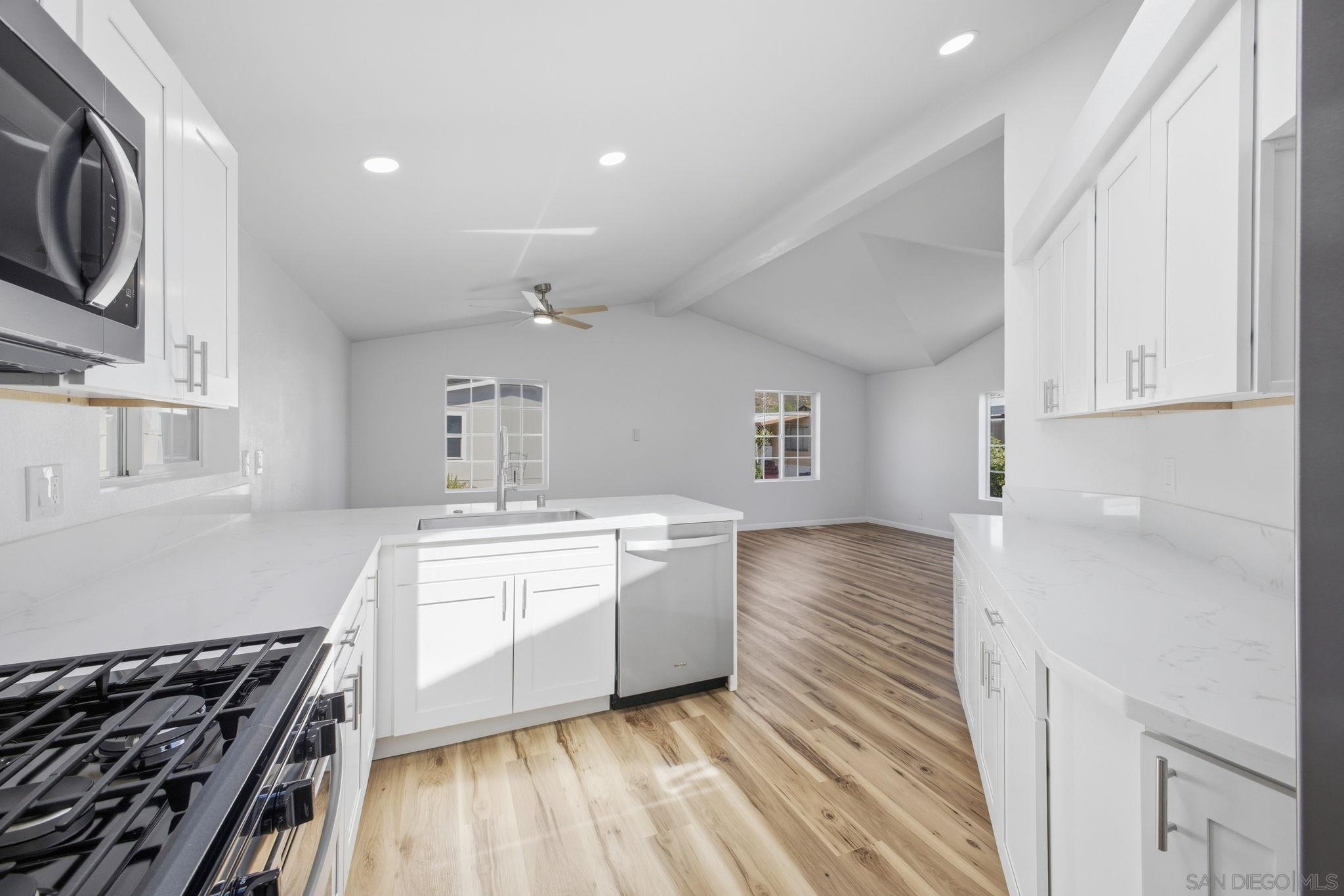 Detail Gallery Image 17 of 53 For 2550 E Valley Pkwy  #77,  Escondido,  CA 92027 - 3 Beds | 2 Baths