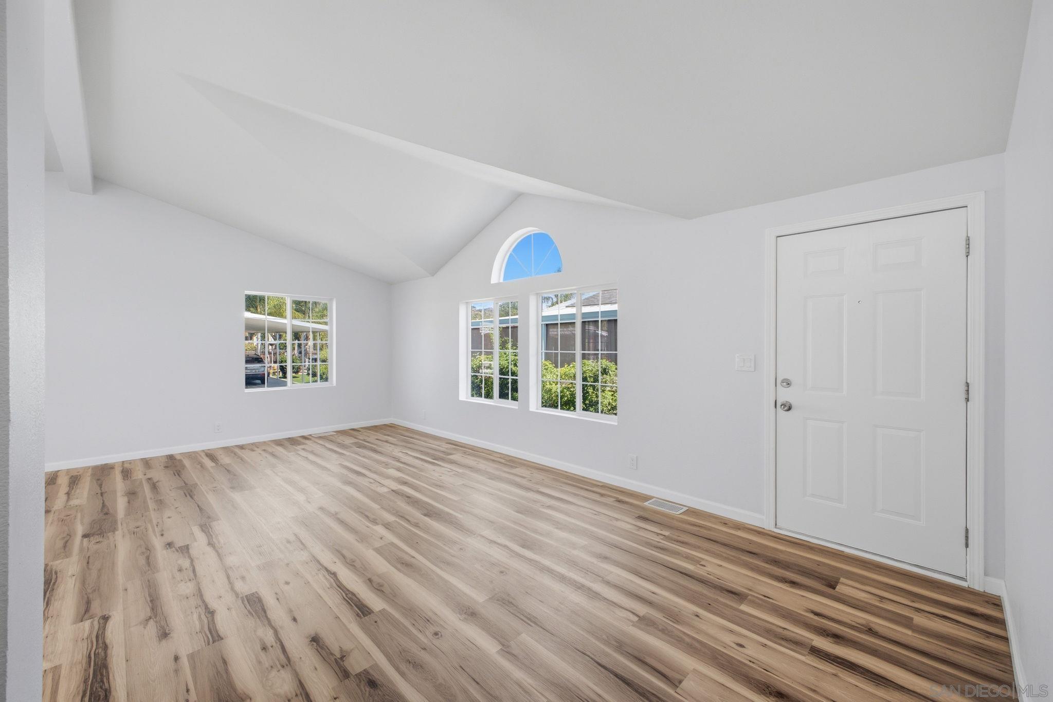 Detail Gallery Image 3 of 53 For 2550 E Valley Pkwy  #77,  Escondido,  CA 92027 - 3 Beds | 2 Baths