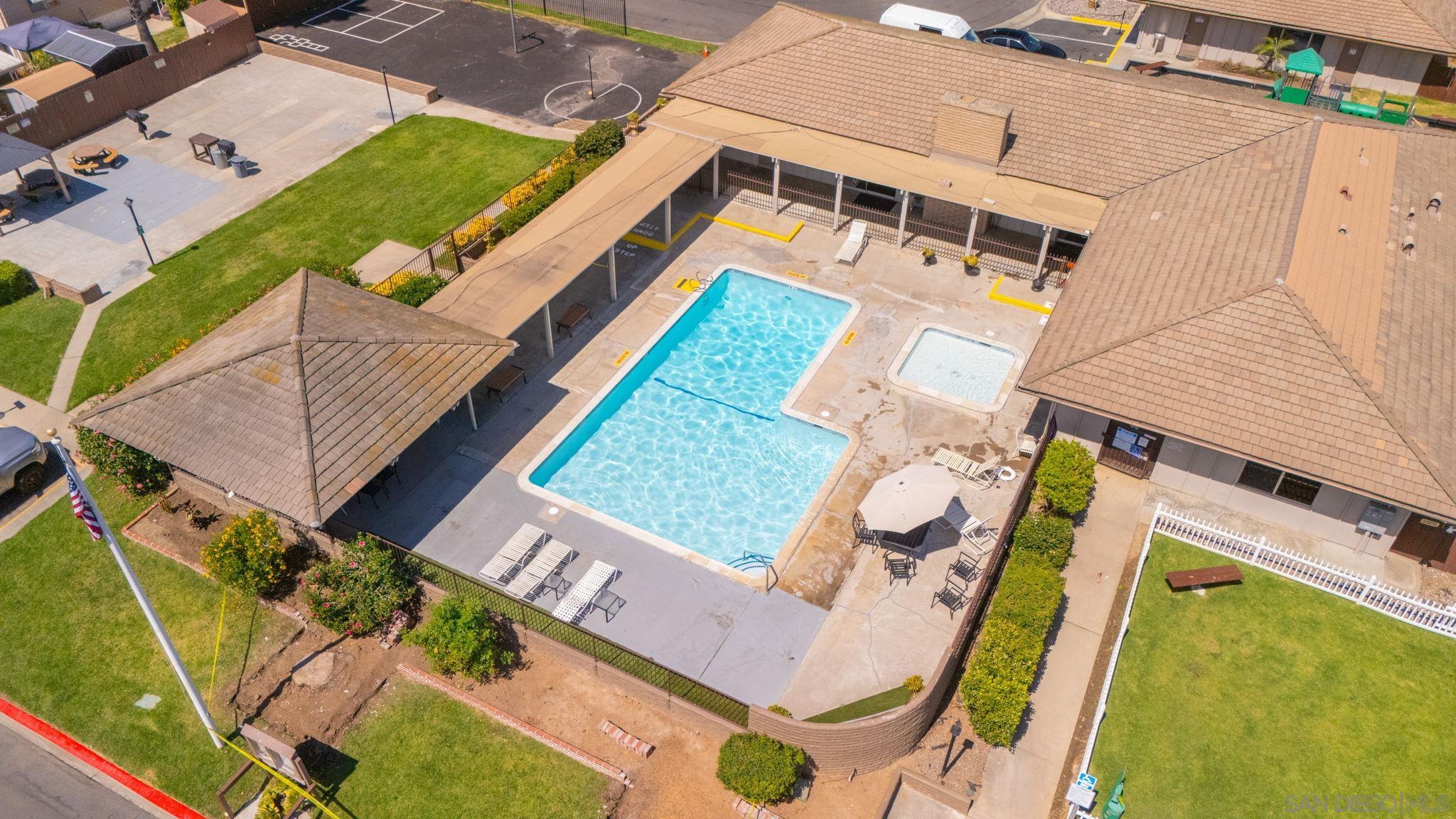 Detail Gallery Image 50 of 53 For 2550 E Valley Pkwy  #77,  Escondido,  CA 92027 - 3 Beds | 2 Baths