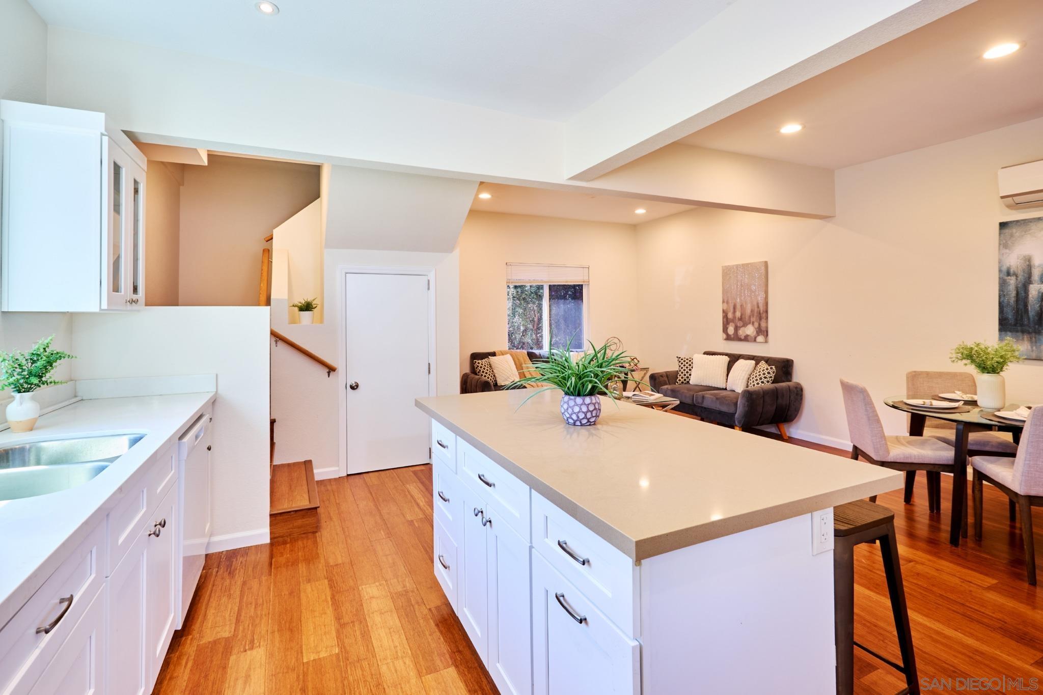 Detail Gallery Image 13 of 20 For 3043-45  Helix Street, Spring Valley,  CA 91977 - 4 Beds | 3 Baths