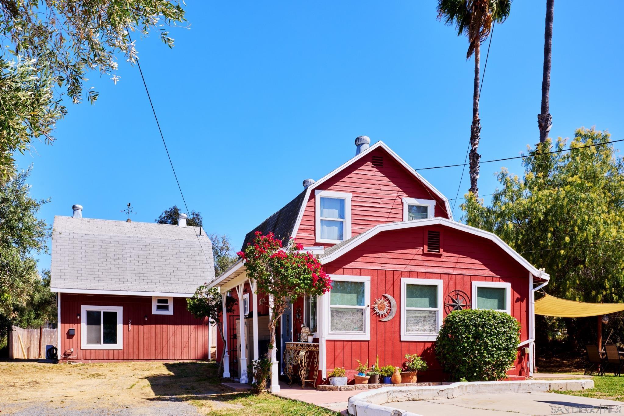 Detail Gallery Image 3 of 20 For 3043-45  Helix Street, Spring Valley,  CA 91977 - 4 Beds | 3 Baths