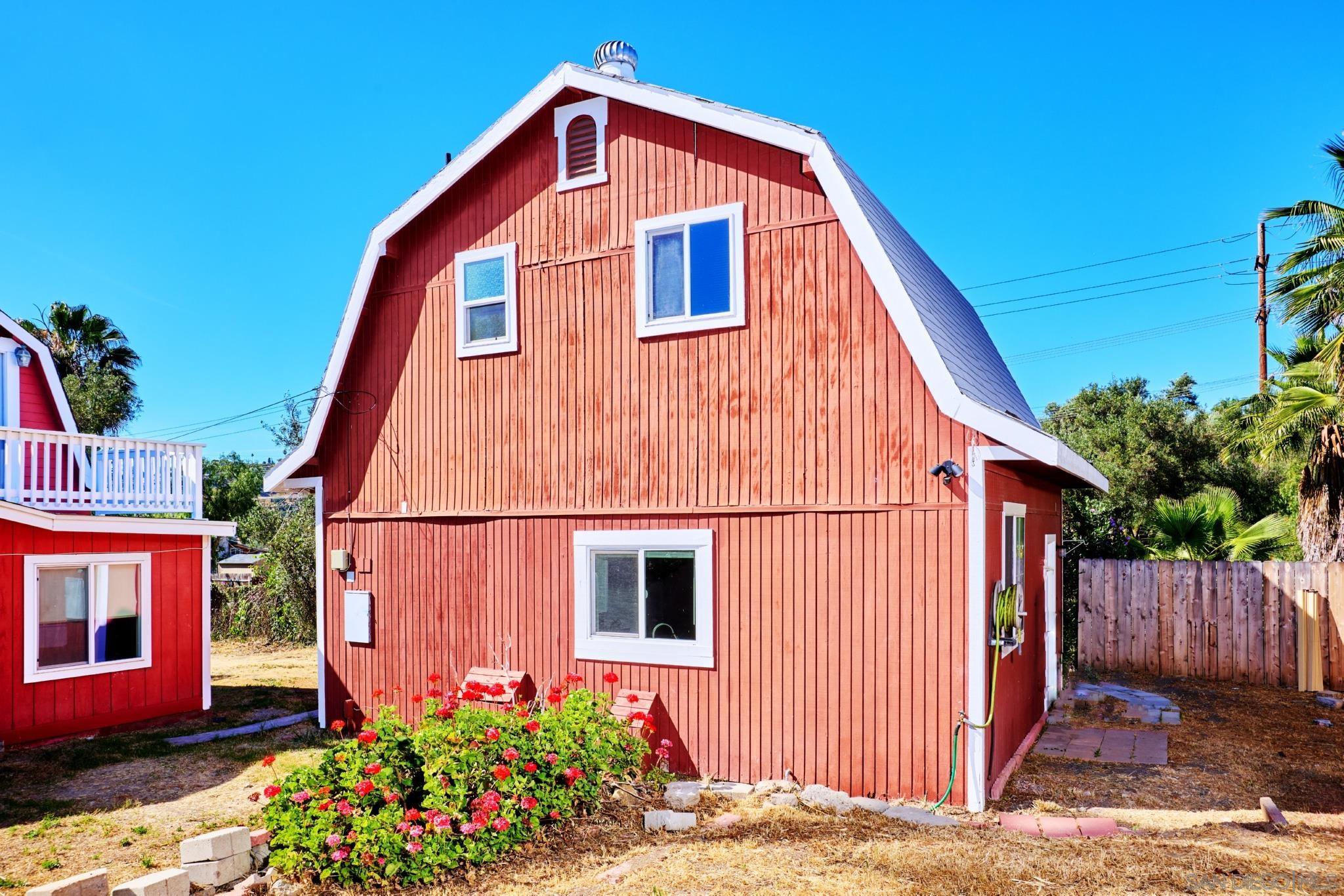 Detail Gallery Image 7 of 20 For 3043-45  Helix Street, Spring Valley,  CA 91977 - 4 Beds | 3 Baths