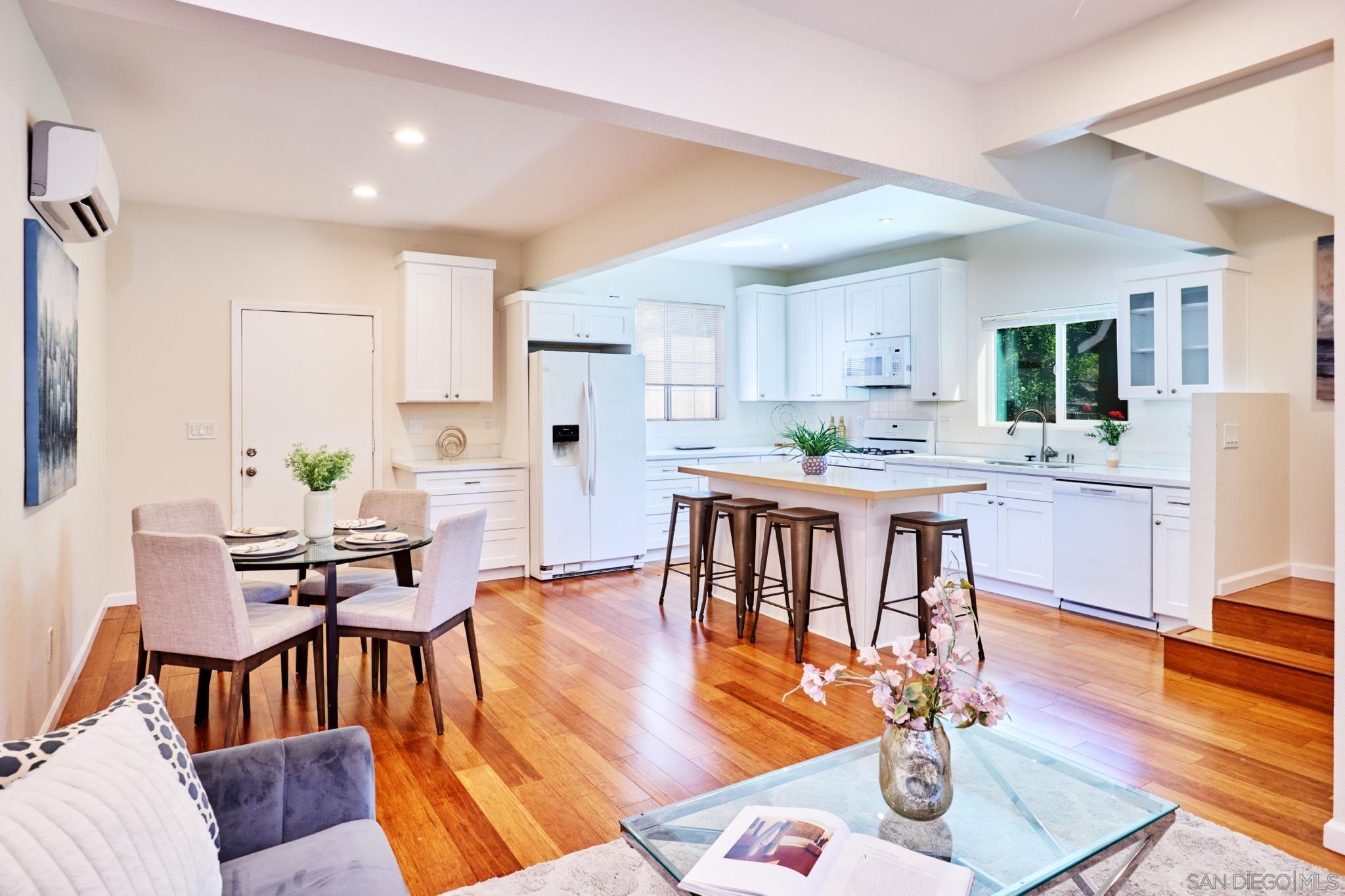 Detail Gallery Image 8 of 20 For 3043-45  Helix Street, Spring Valley,  CA 91977 - 4 Beds | 3 Baths