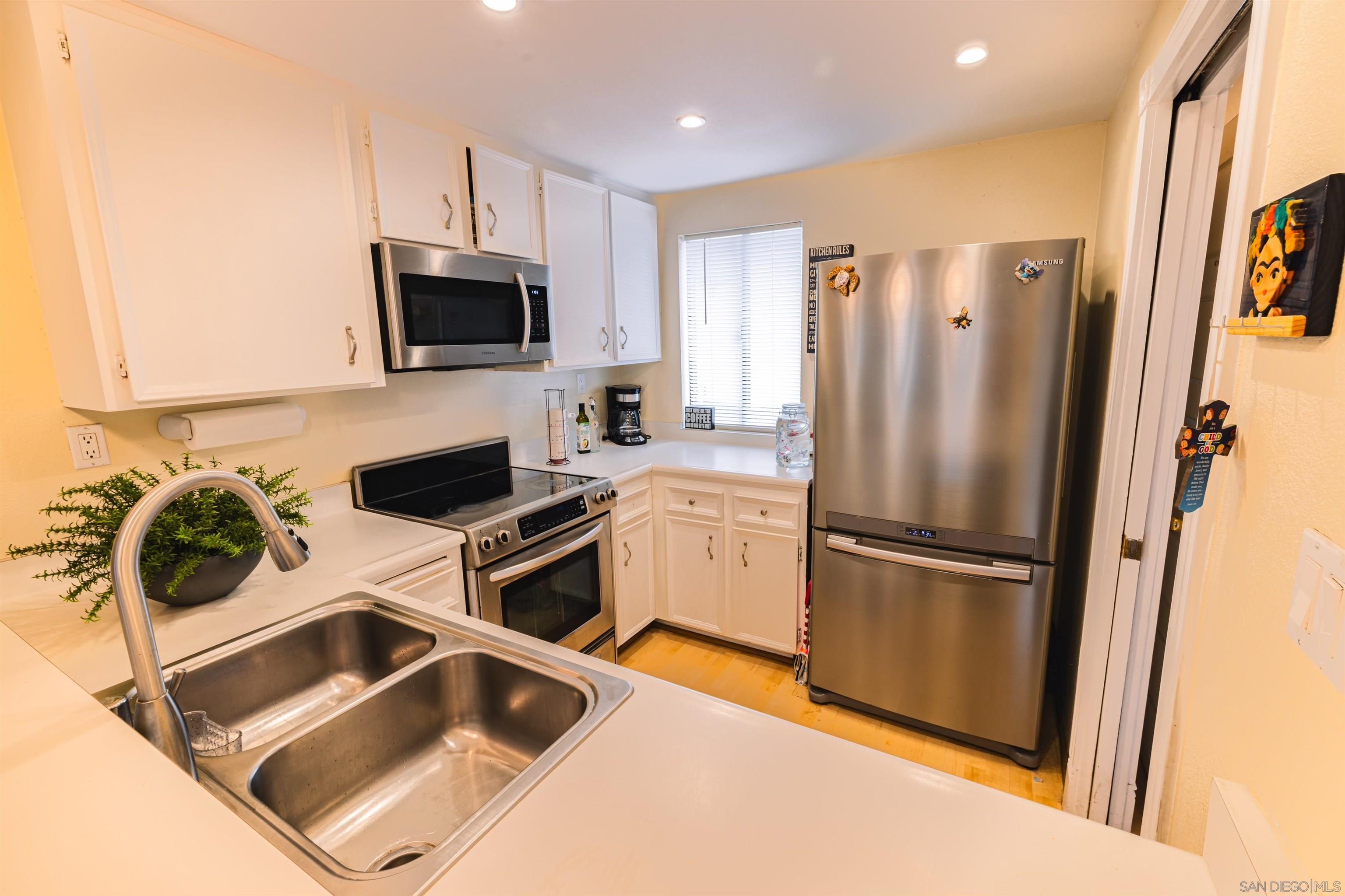 Detail Gallery Image 6 of 16 For 1691  Melrose Ave H, Chula Vista,  CA 91911 - 2 Beds | 2 Baths