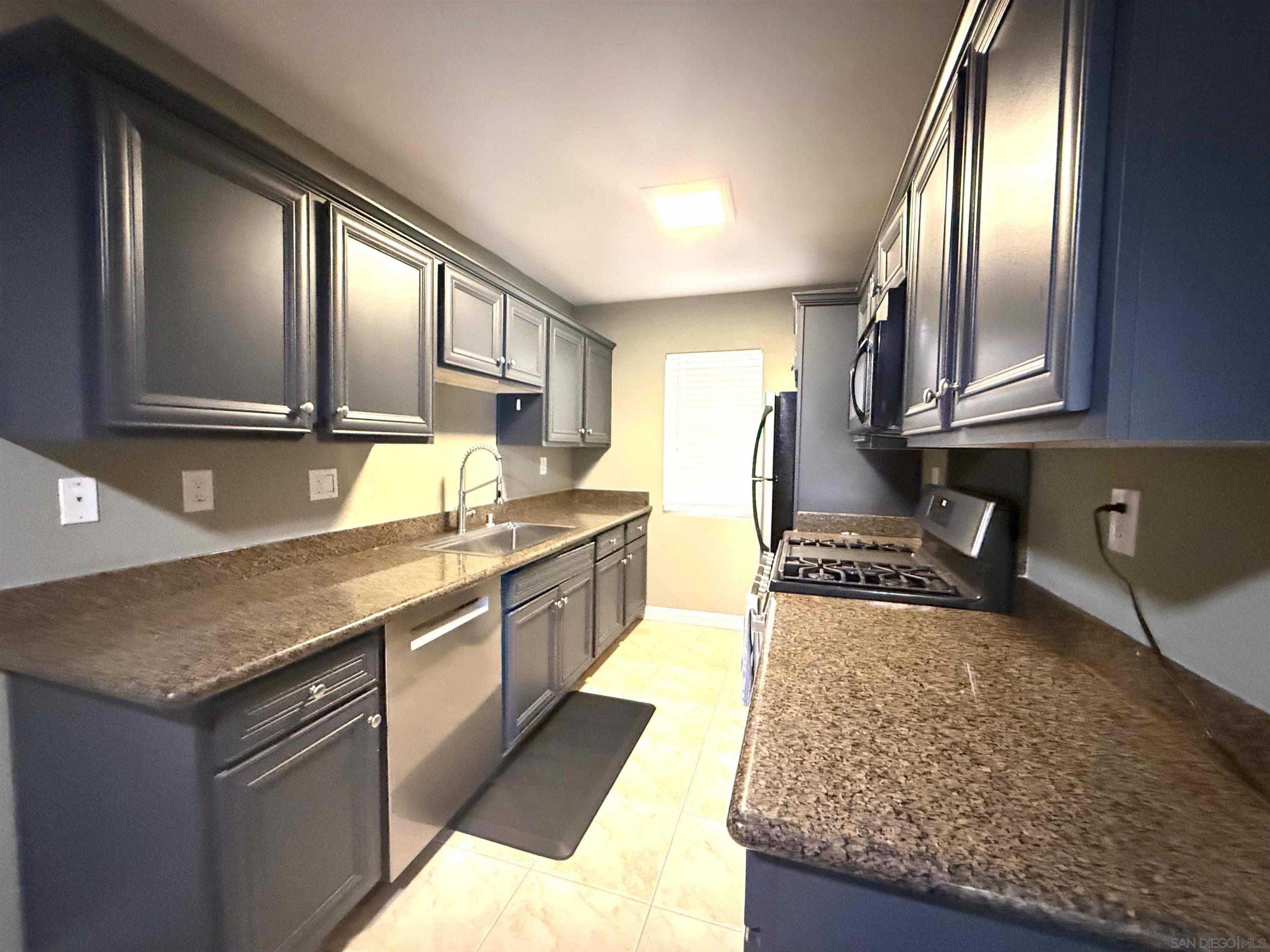 Detail Gallery Image 2 of 21 For 5511  Adelaide Ave  #21,  San Diego,  CA 92115 - 2 Beds | 1 Baths