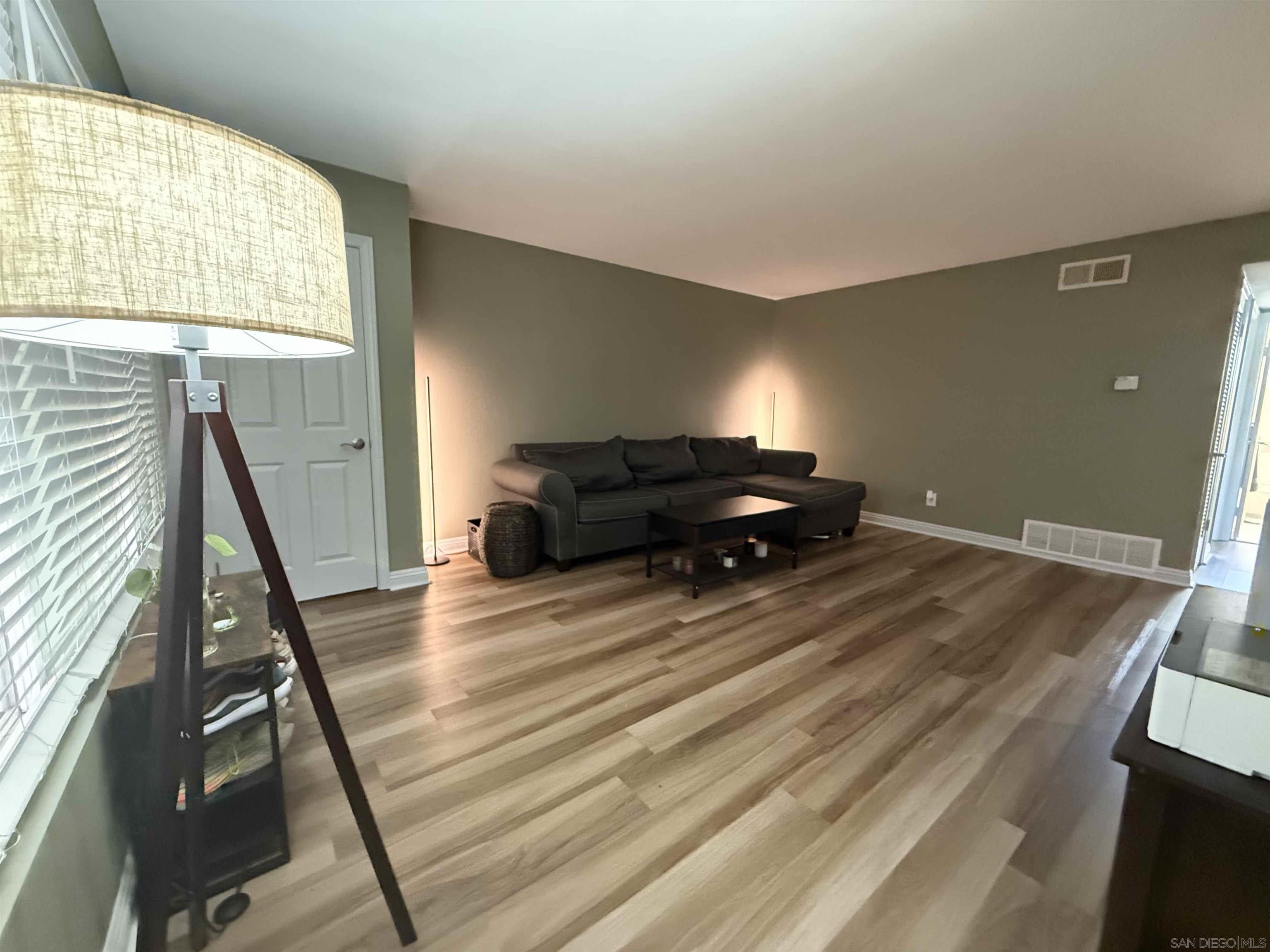 Detail Gallery Image 8 of 21 For 5511  Adelaide Ave  #21,  San Diego,  CA 92115 - 2 Beds | 1 Baths